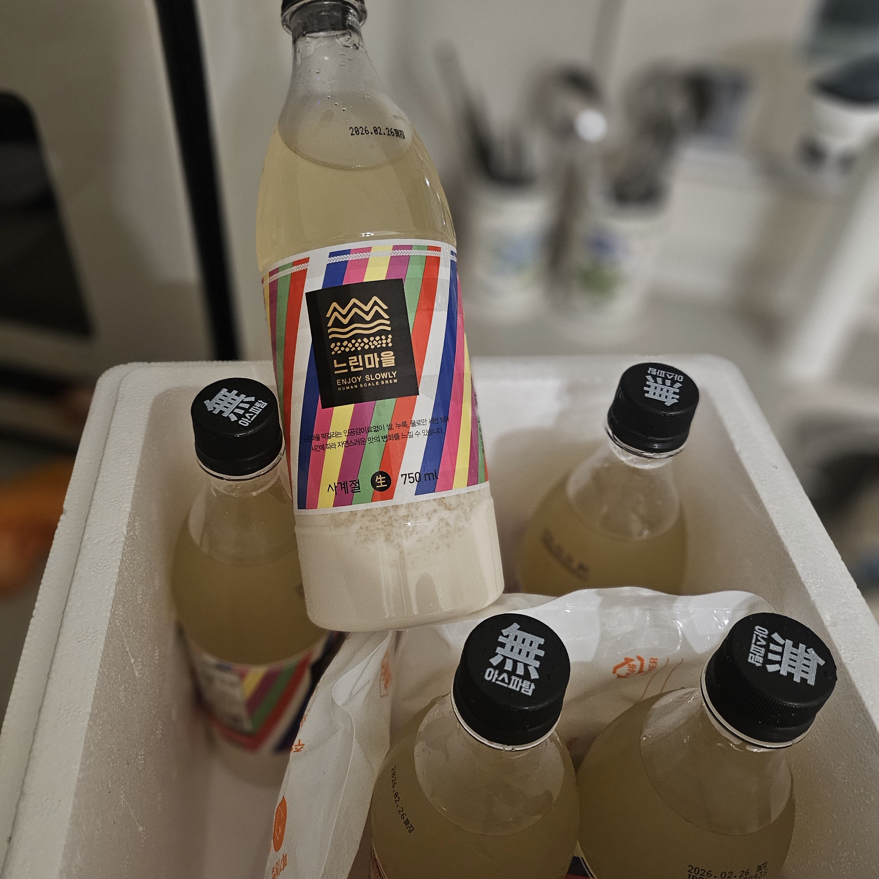 Slow village Premium Fresh Makgeolli Four Seasons 750ml 5 Btl. 착용 스타일 - 1