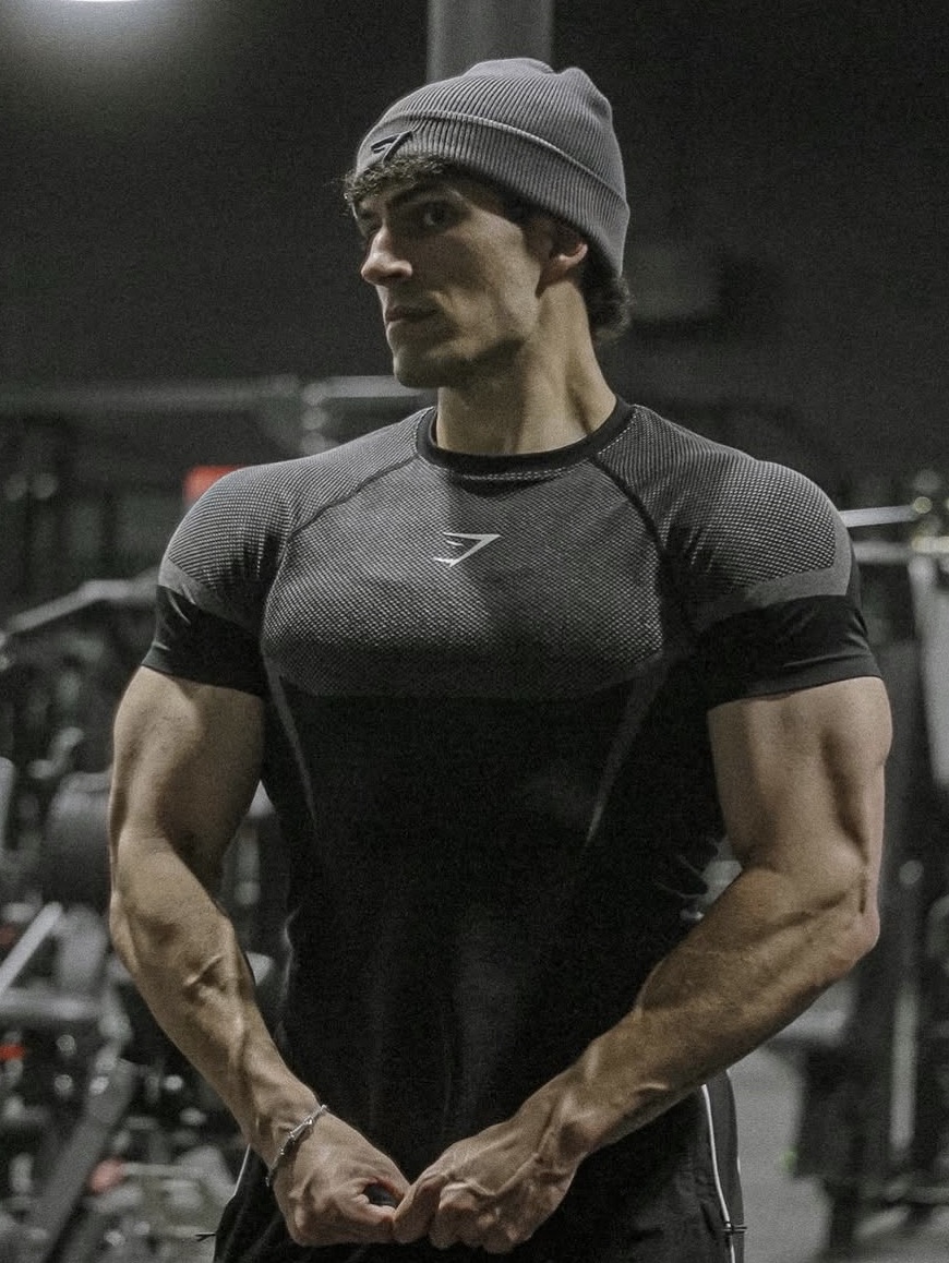 Gymshark Onyx 5.0 Seamless T-Shirt Black Onyx Grey, Gymshark Onyx 5.0 Seamless T-Shirt Black Light Grey 착용 스타일 - 2