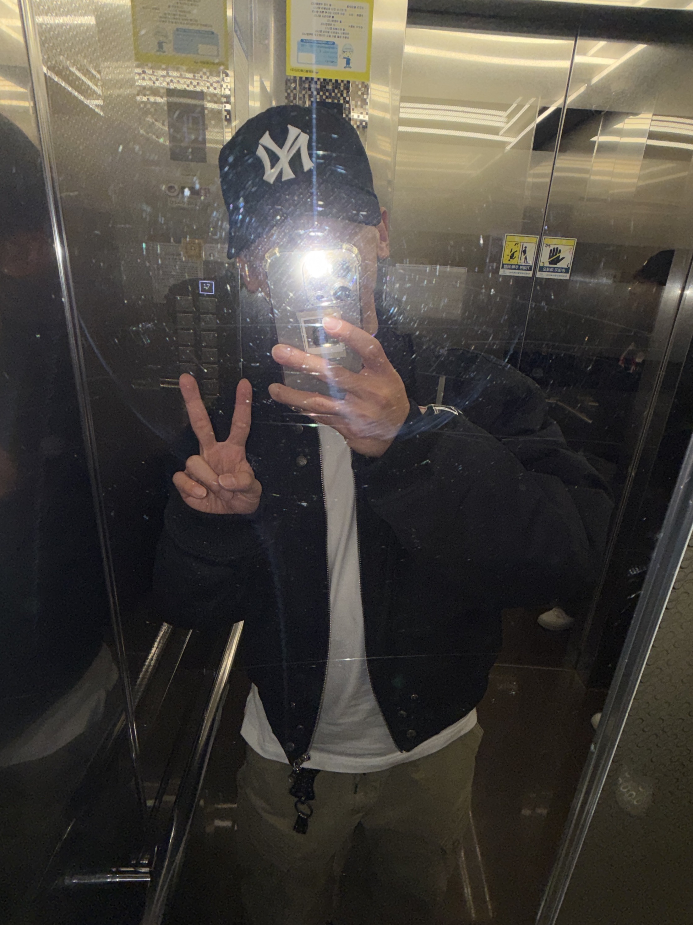 New Era 59Fifty MLB Authentic New York Yankees Game Navy, 47 Brand New York Yankees Clean Up Navy 착용 스타일 - 2