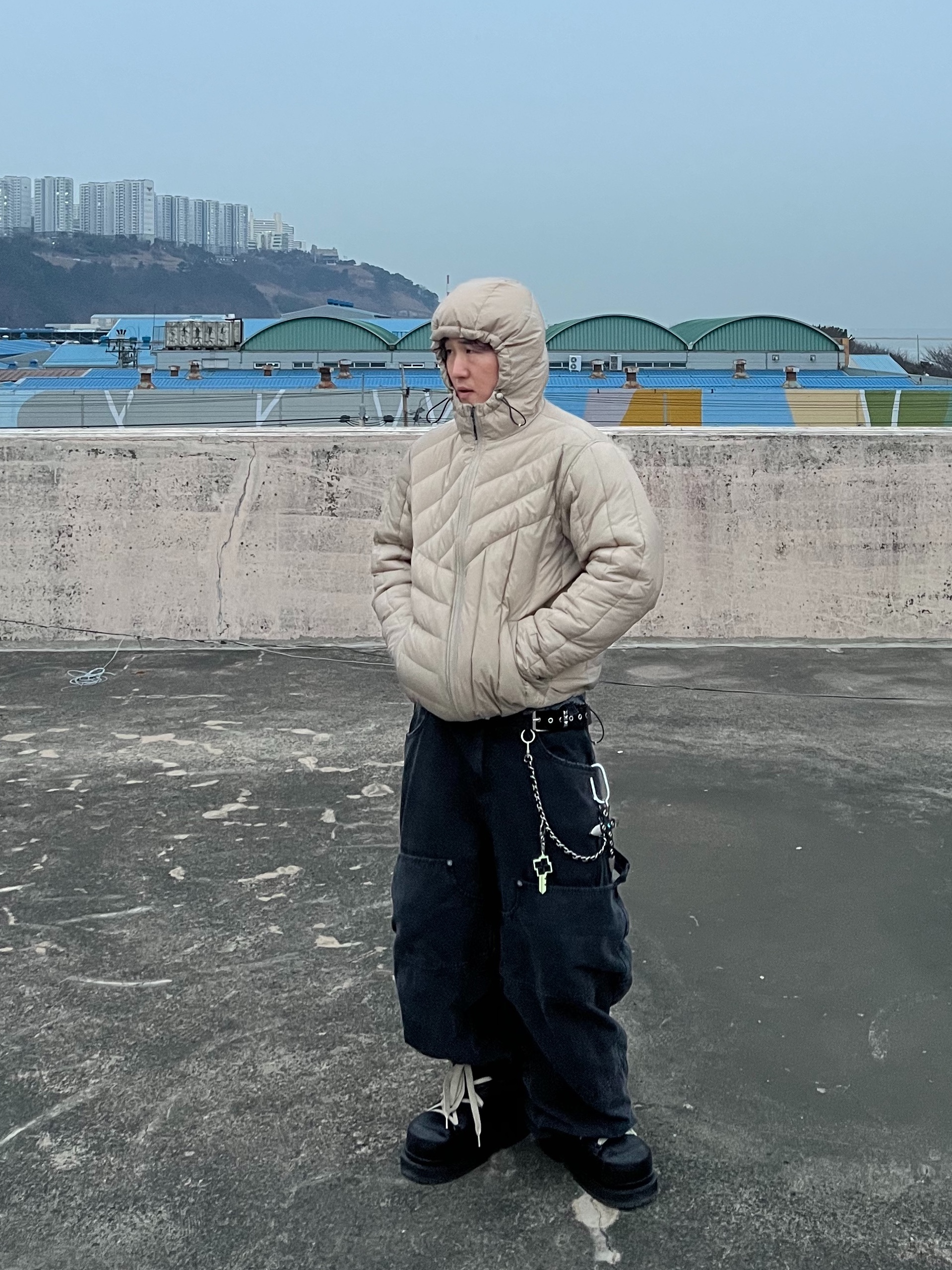 Nonnod Double knee cover pants Vintage black 착용 스타일 - 3