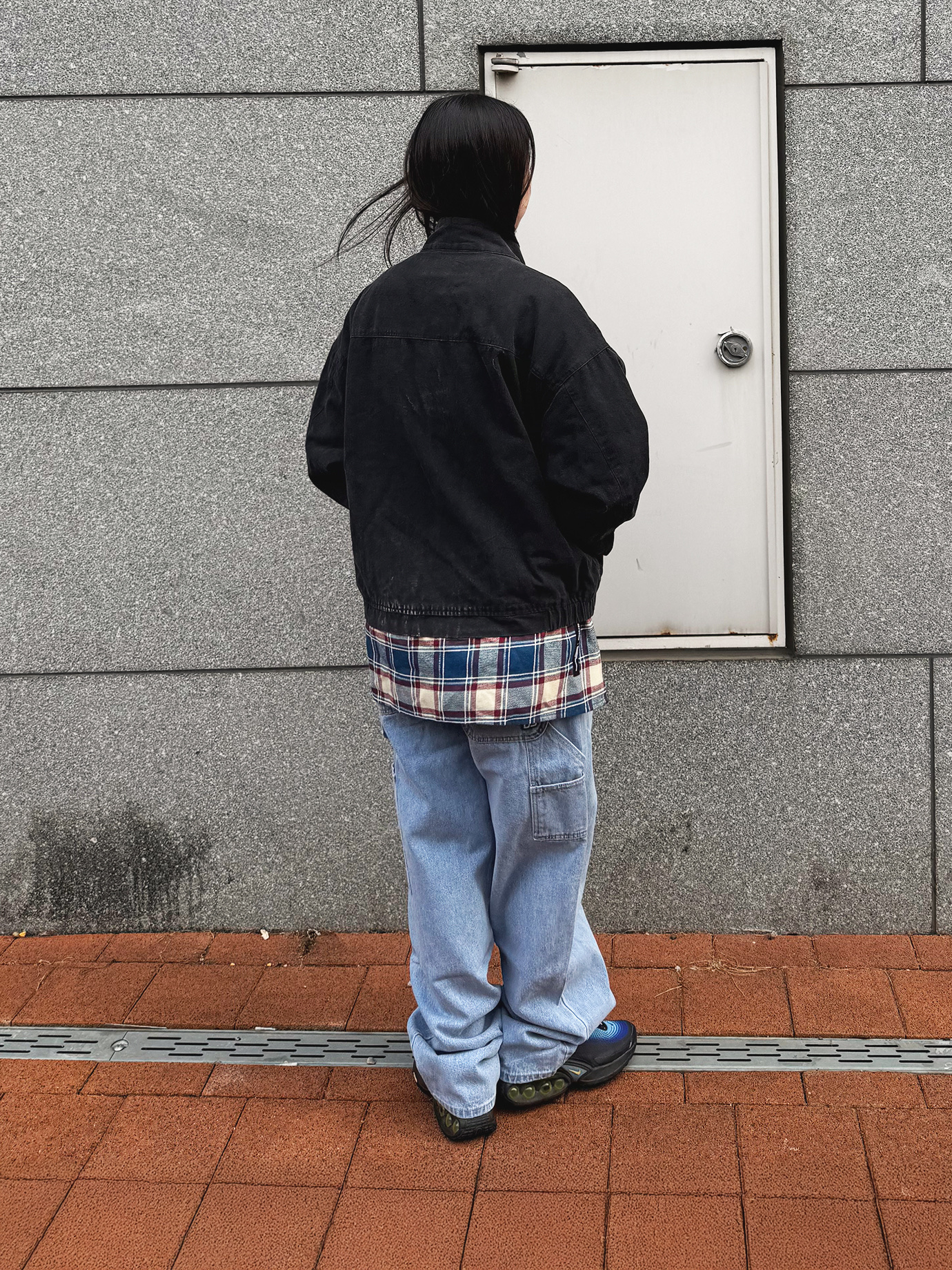 QT8 GARMENTS TL Washed Oxford Harrington Jacket Black, QT8 GARMENTS Rustic Core Flannel Check Shirt Blue 착용 스타일 - 3