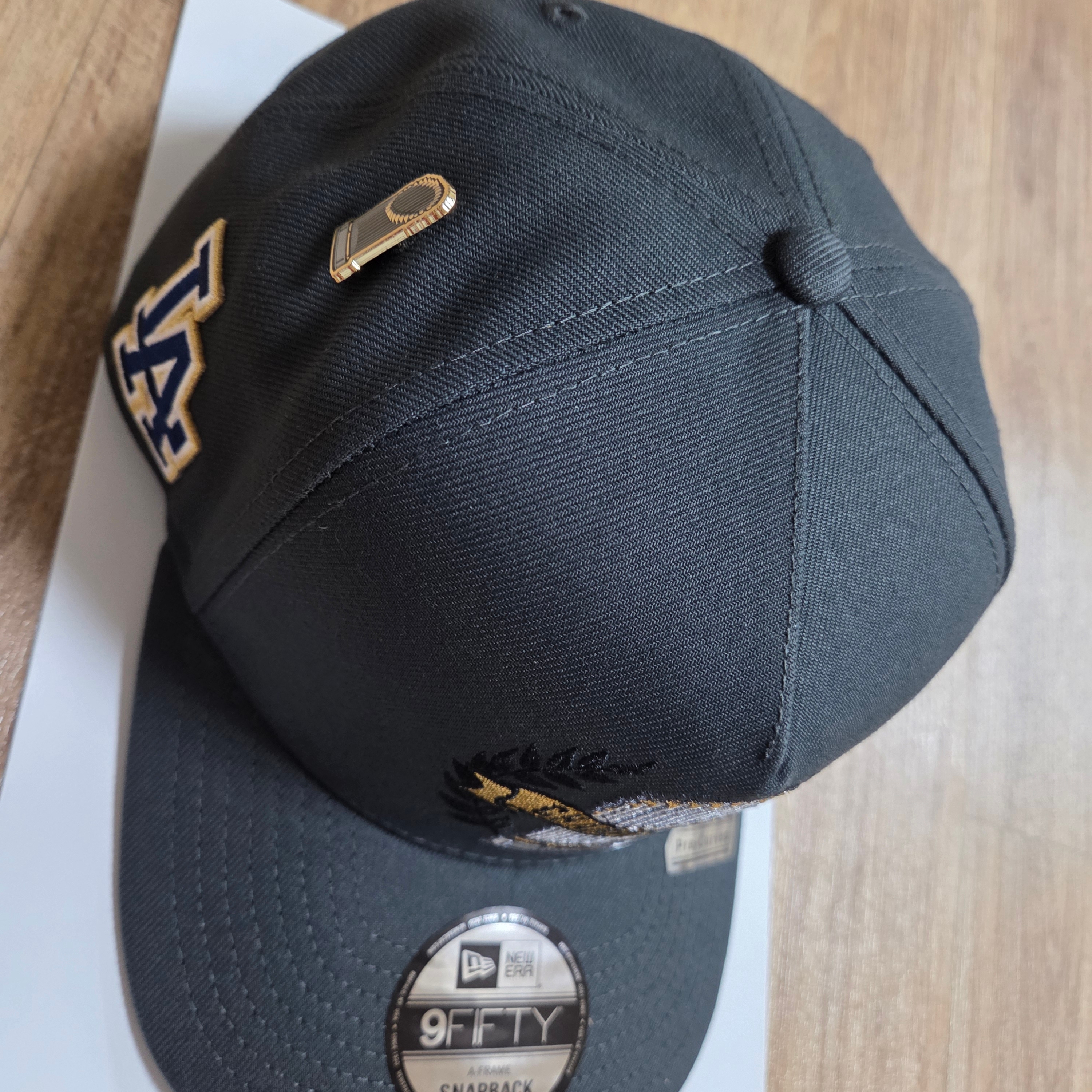 New Era MLB 25 World Series Champion LA Dodgers Parade A-Frame 9Fifty Snapback Steel Clouds 착용 스타일 - 3