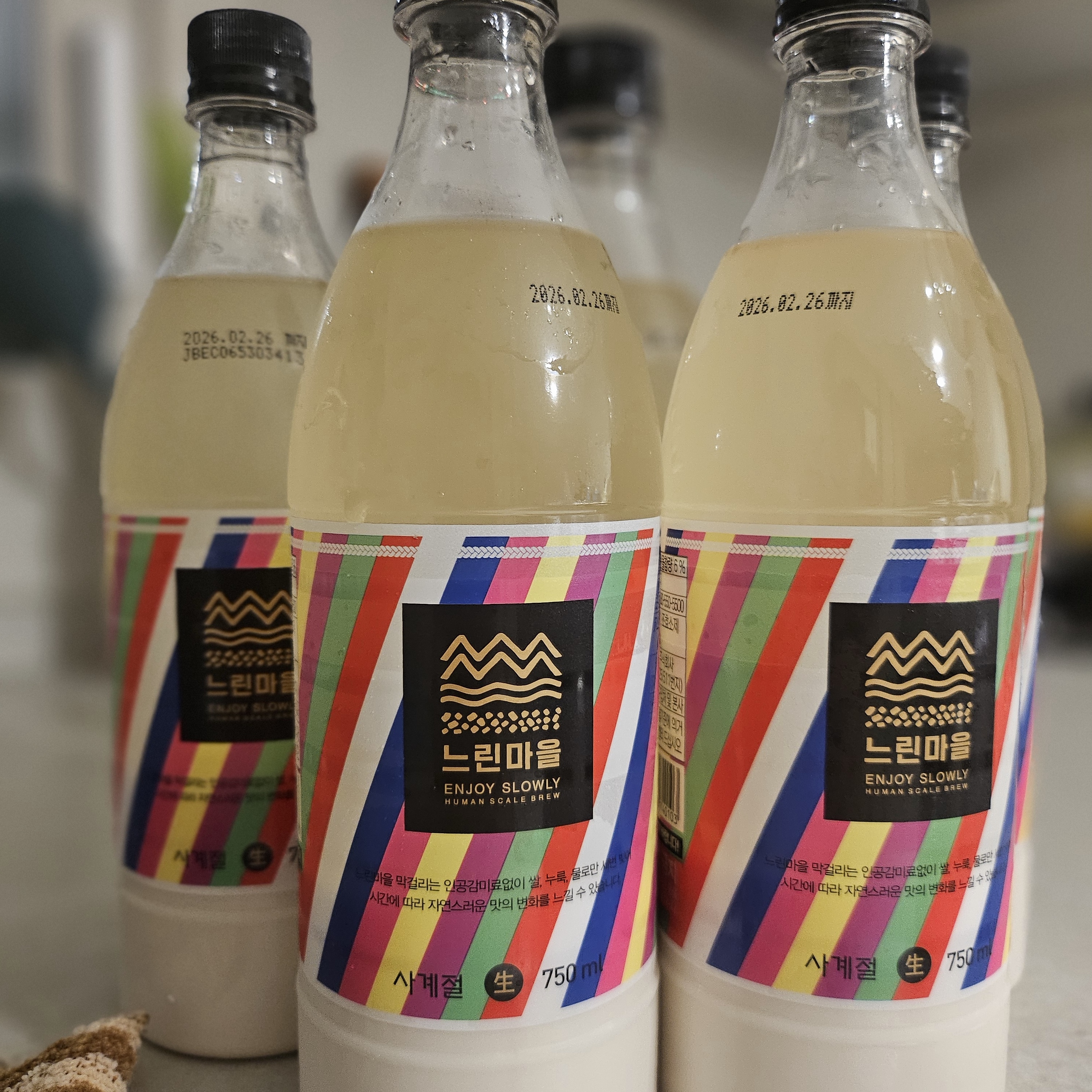 Slow village Premium Fresh Makgeolli Four Seasons 750ml 5 Btl. 착용 스타일 - 2