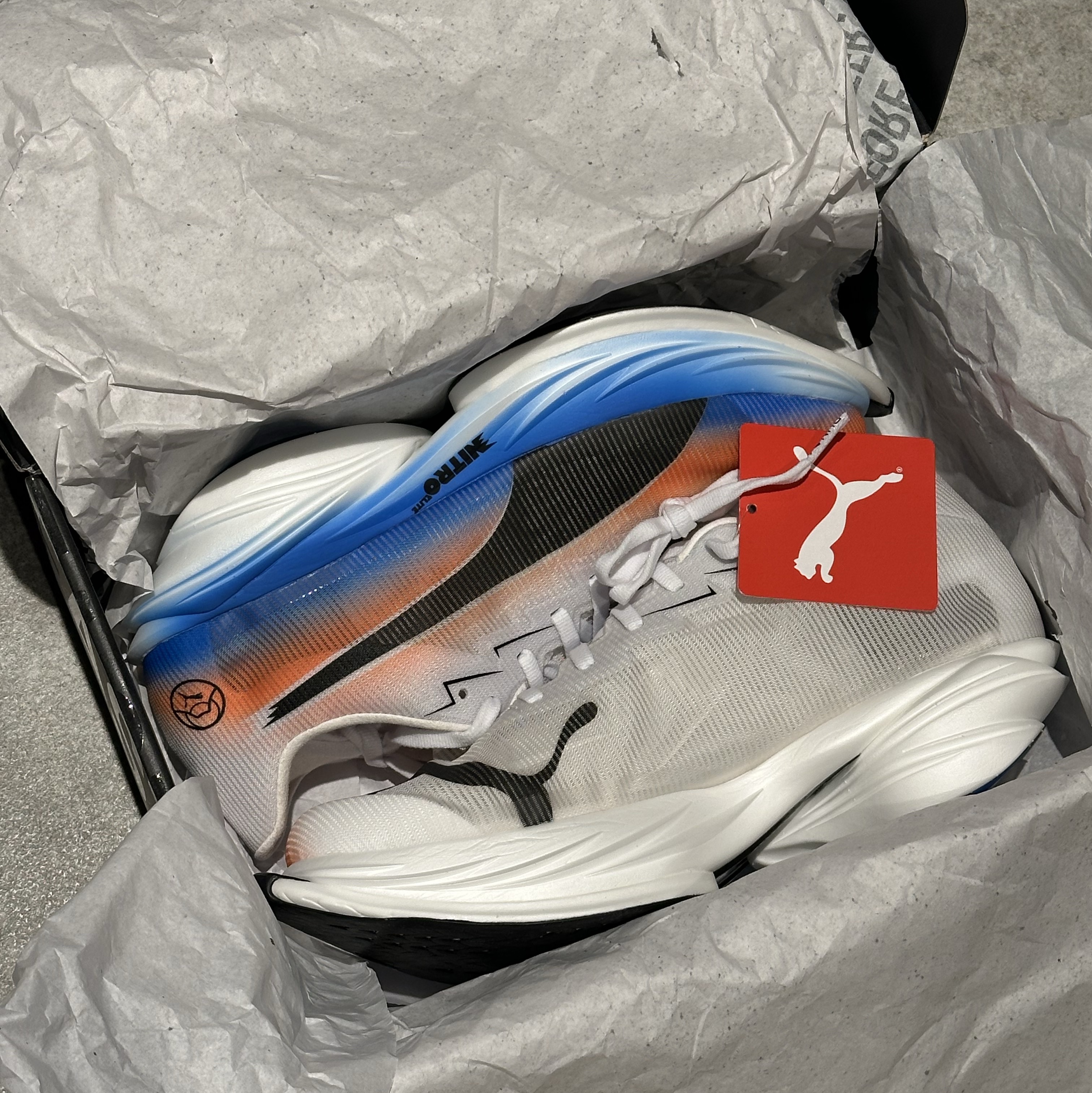 Puma Fast-R Nitro Elite 3 White Heat Fire 착용 스타일 - 1