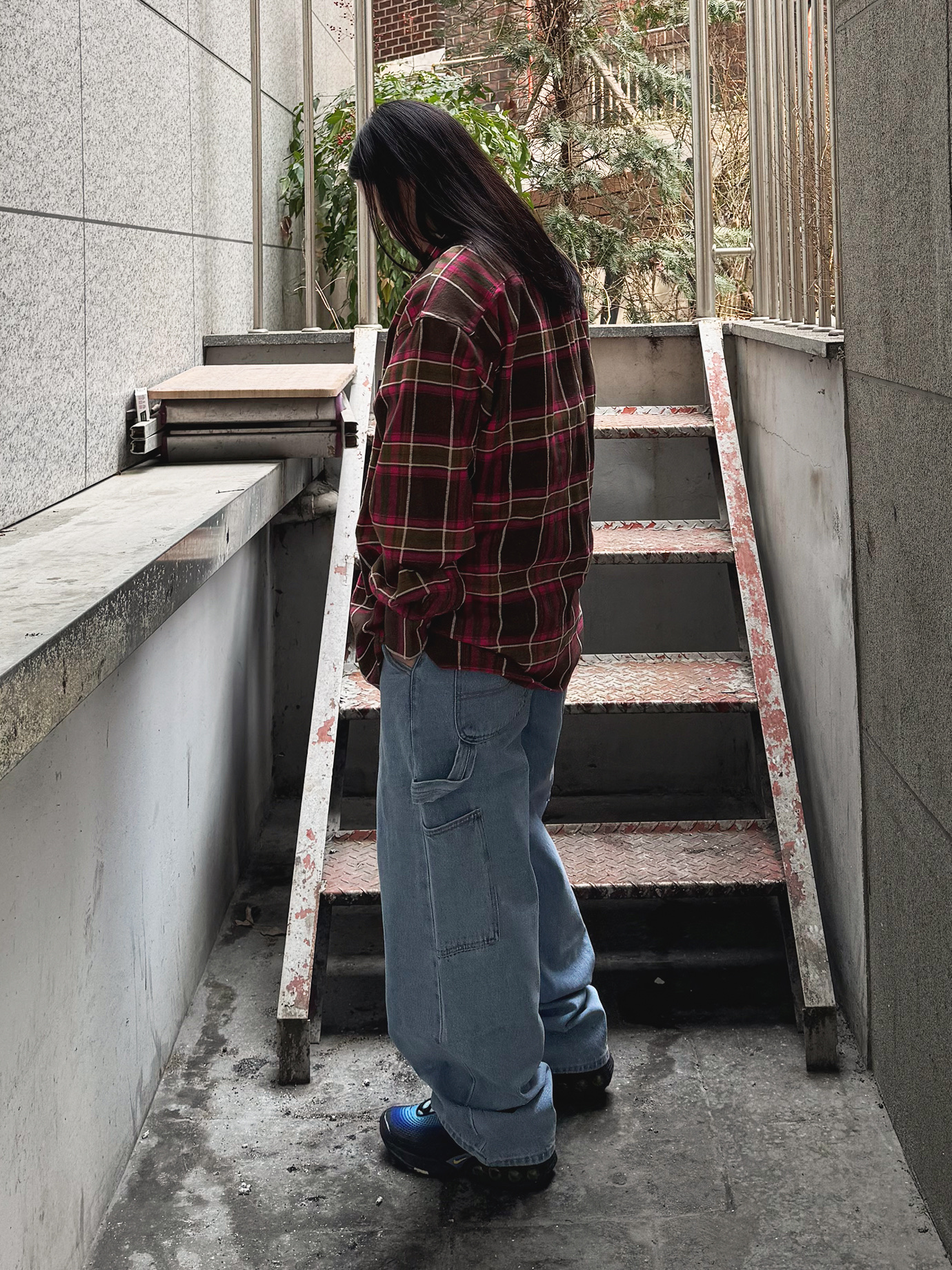 QT8 GARMENTS Rustic Core Flannel Check Shirt Pink, QT8 Garments TL Denim Carpenter Pant Blue 착용 스타일 - 2