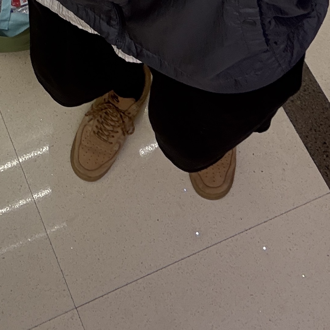 Nike Air Force 1 '07 WB Flax 착용 스타일