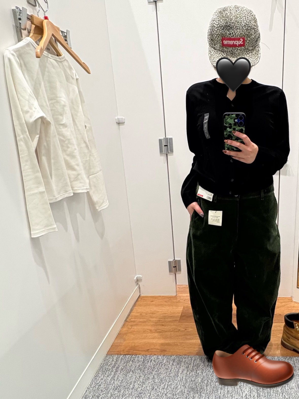 Supreme Corduroy Camp Cap Leopard - 25FW, Nike Air Force 1 '07 Low Triple Black 착용 스타일 - 3