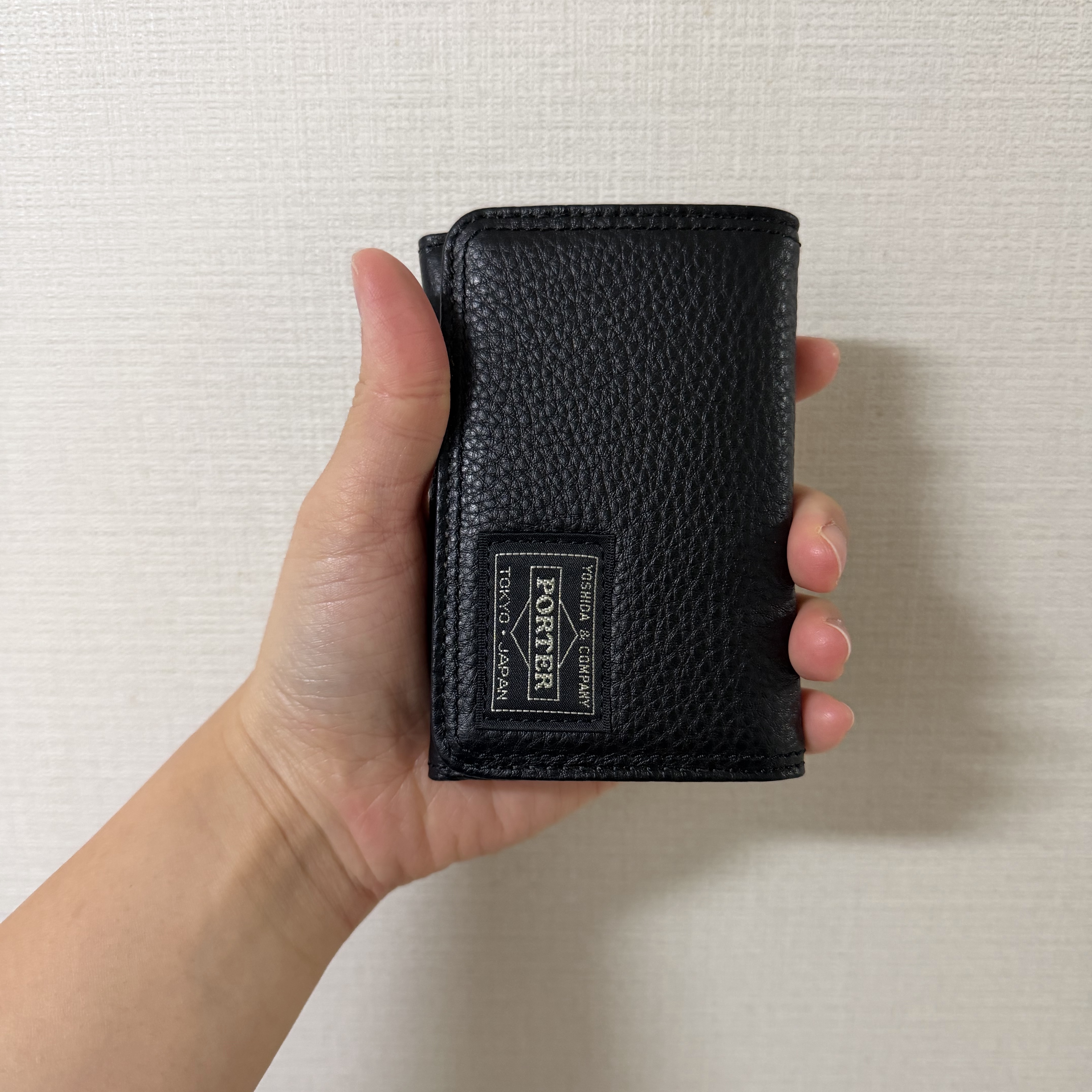 Porter Calm Card Case Black, Porter Freestyle Multi Coin Case Black 착용 스타일 - 1