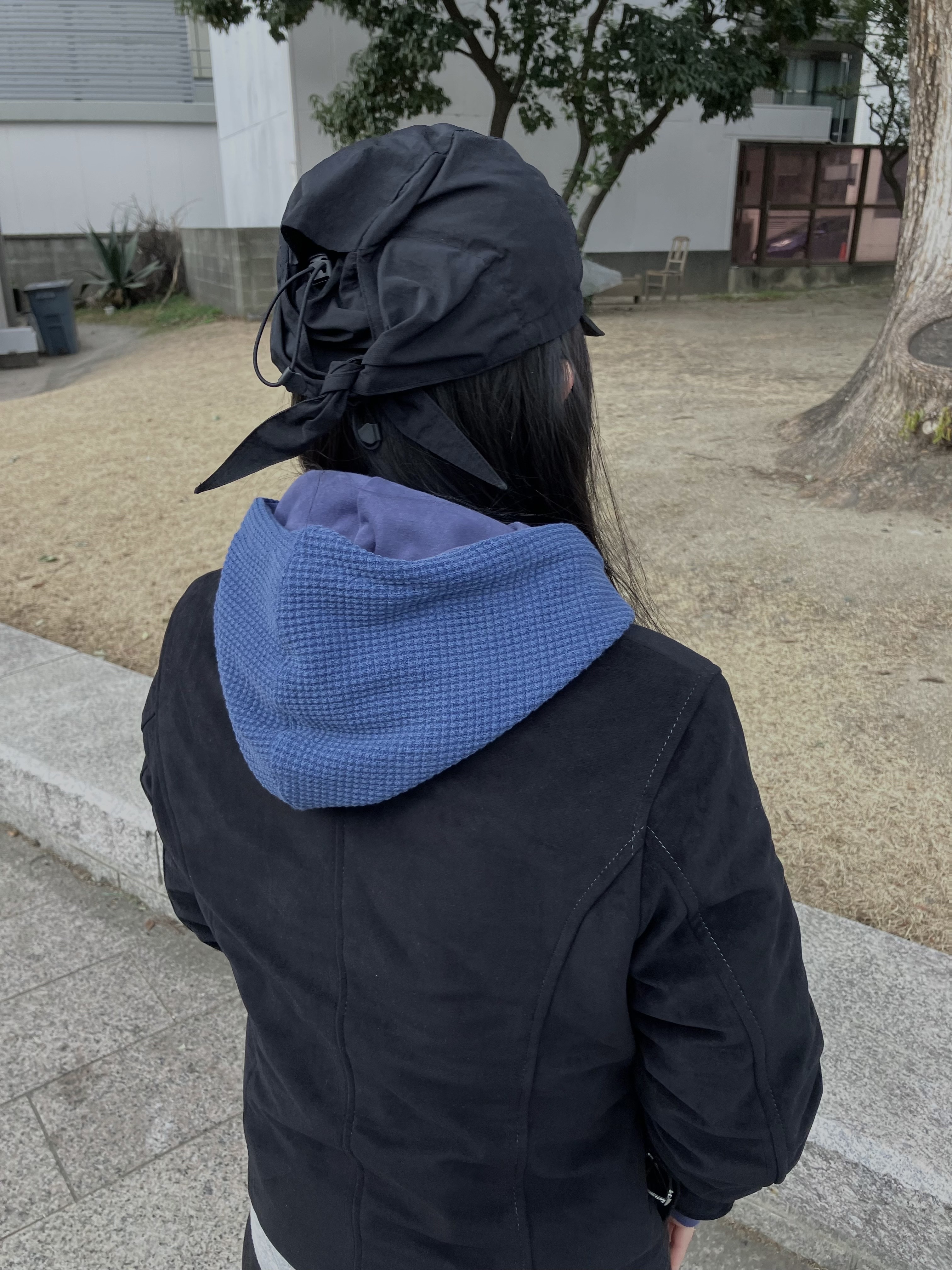 Xlim EP.8 01 Hoodie Dusty Blue 착용 스타일