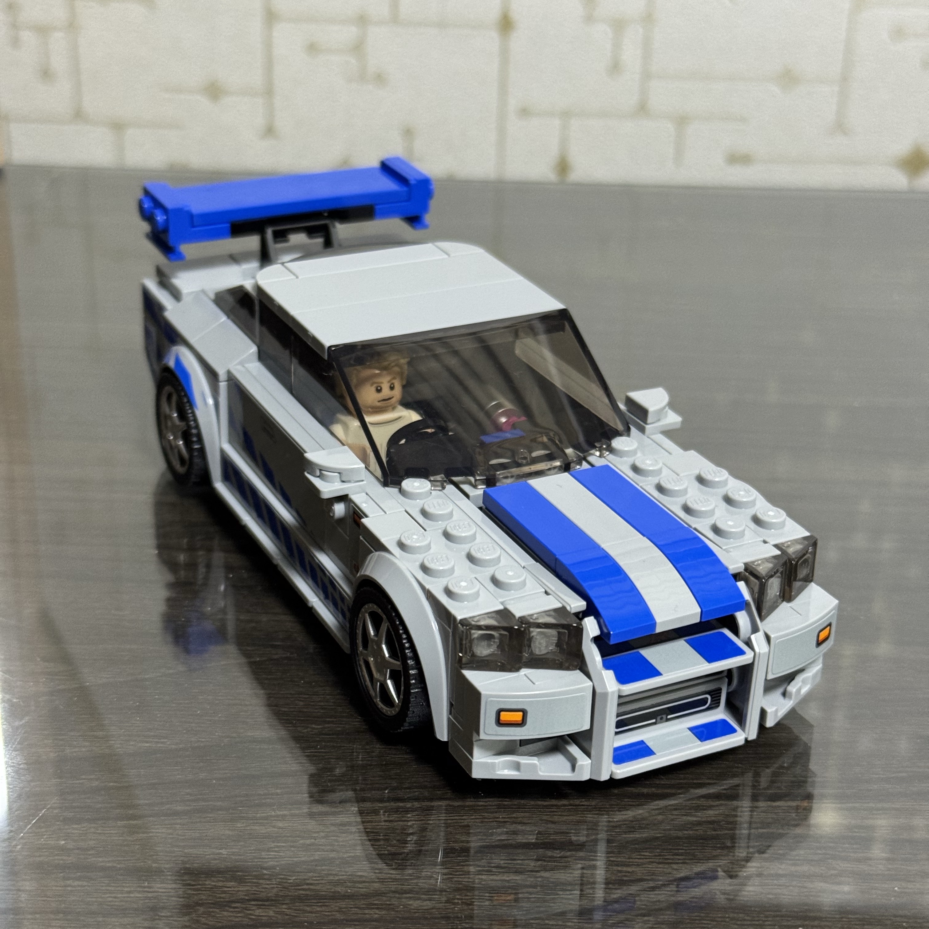 Lego 2 Fast 2 Furious Nissan Skyline GT-R (R34) 착용 스타일 - 1