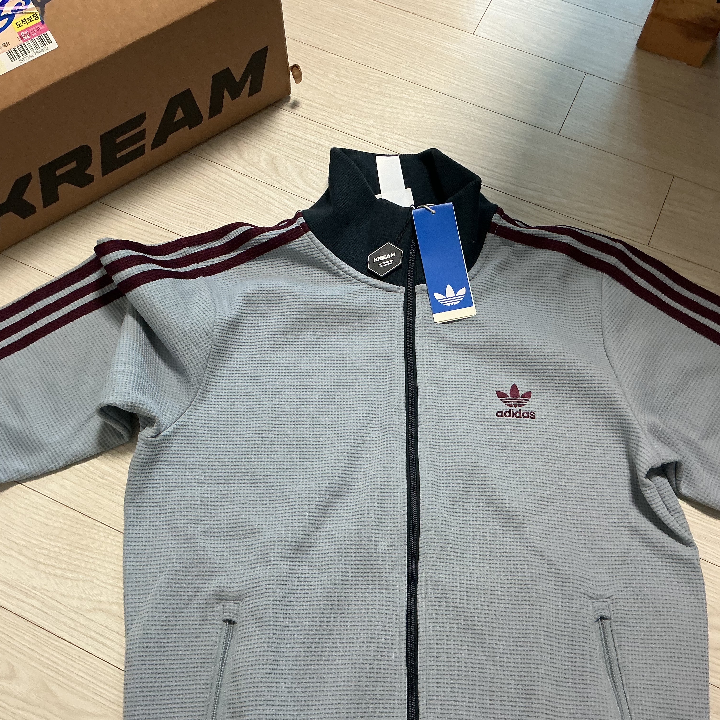 Adidas Originals Track Top Light Grey - KR Sizing 착용 스타일