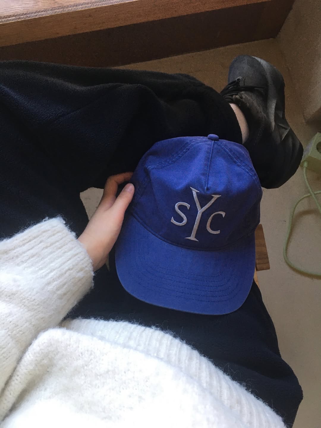 Sunday Ceremony Syc Logo 5 Panel Cotton Cap - Blue 착용 스타일 - 2