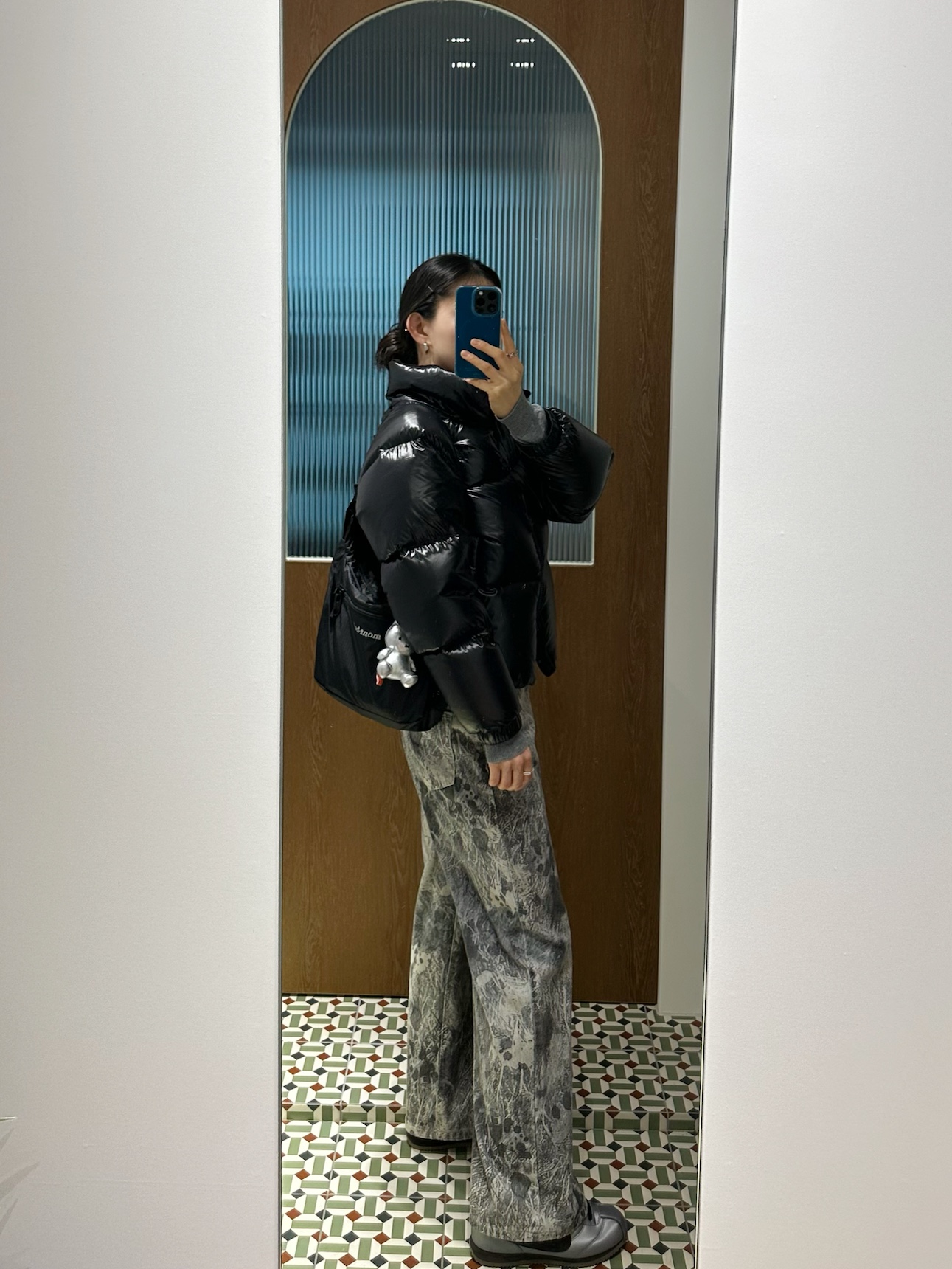 Montbell Pocketable Light Shoulder Bag Small Black, Nike Cortez Leather SE Metallic Cool Grey Black 착용 스타일 - 2