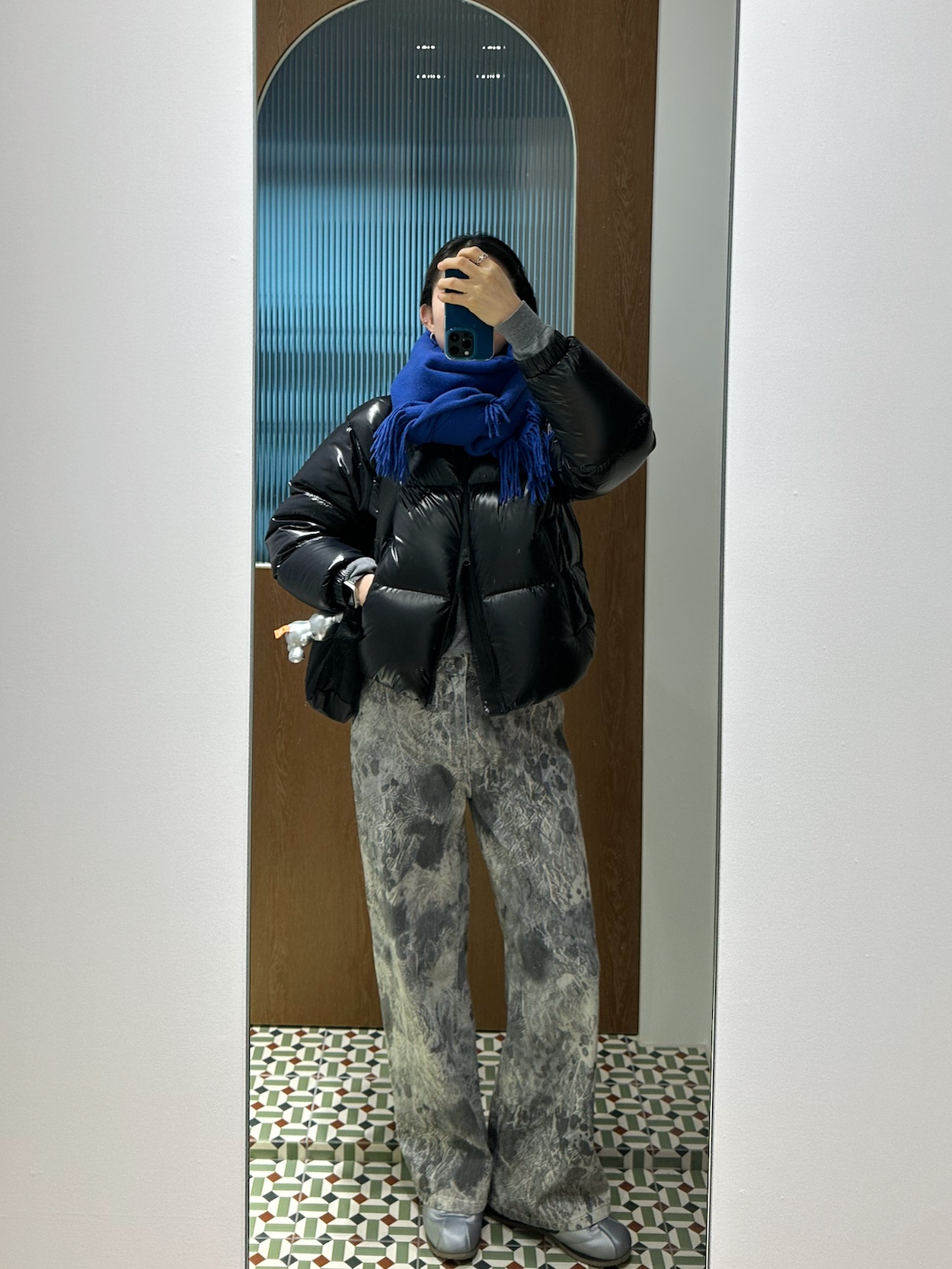Montbell Pocketable Light Shoulder Bag Small Black, Nike Cortez Leather SE Metallic Cool Grey Black 착용 스타일 - 5