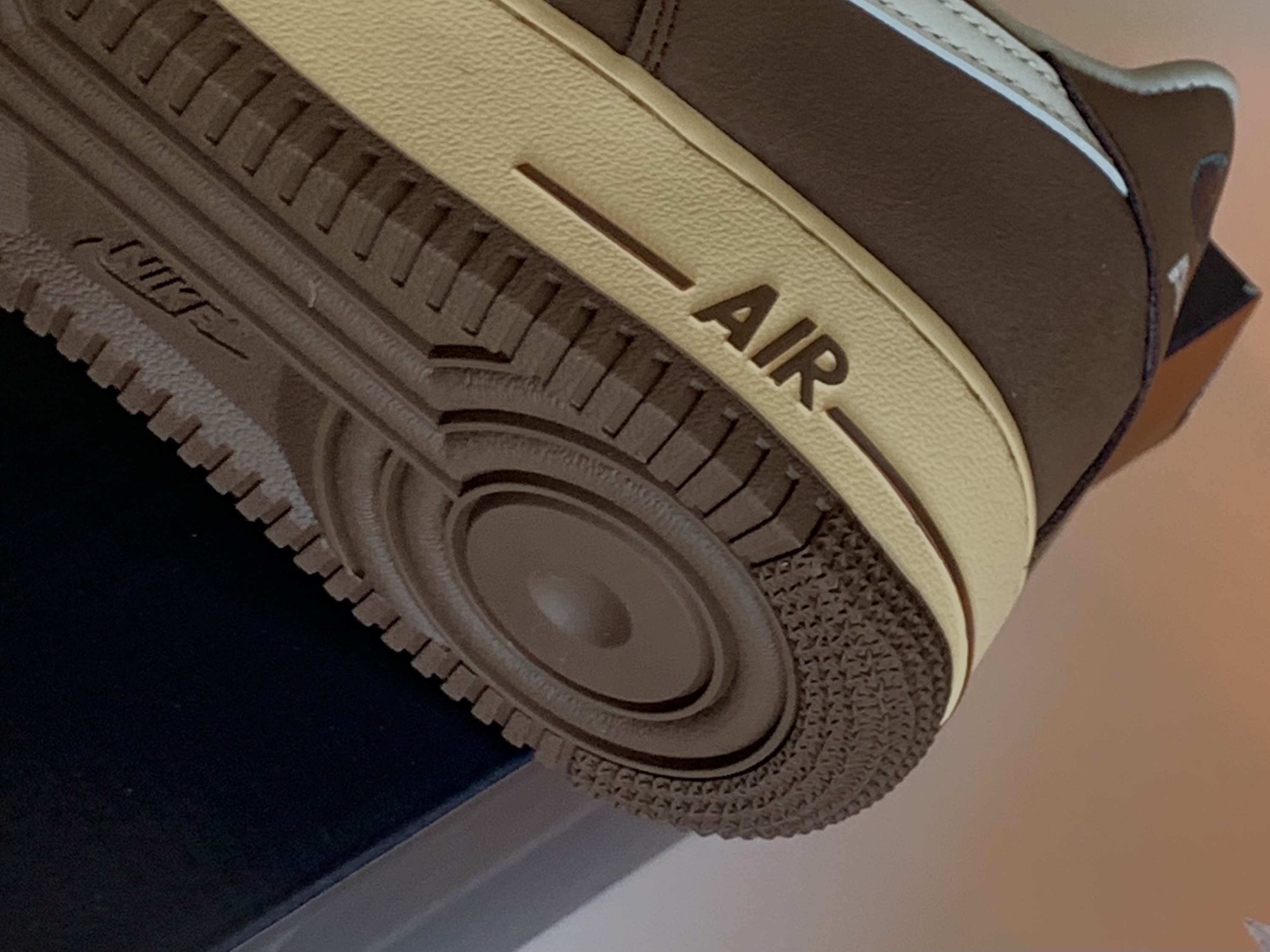 Nike Air Force 1 '07 Cacao Wow Coconut Milk, (W) Nike Air Force 1 '07 WB Flax Wheat 착용 스타일 - 5