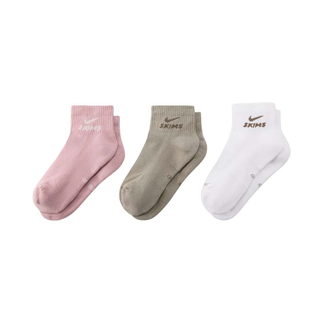 나이키스킴스 드라이 핏 쿼터 삭스 멀티컬러 NSKM 히말라얀 NSKM 듄 (3개입)(NikeSKIMS Dri-FIT Quarter Socks Multi-Color NSKM Himalayan NSKM Dune (3 Pack)) - 1
