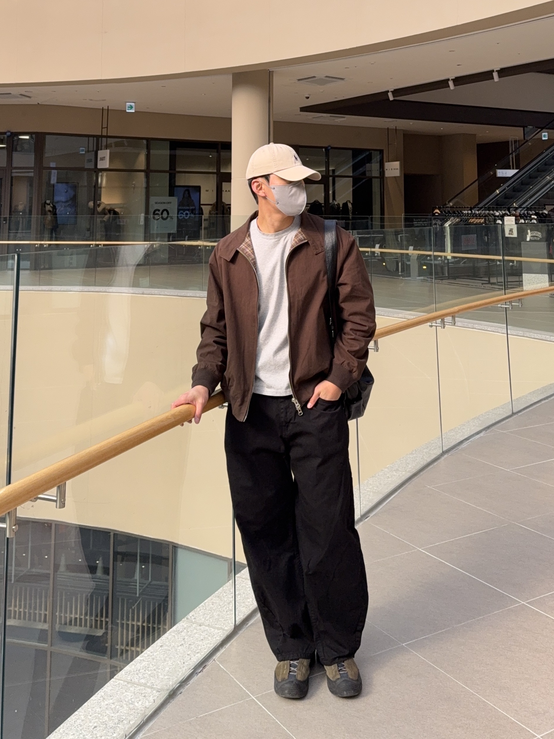 [20% 적립] Polo Ralph Lauren Cotton Chino Baseball Cap Nubuck Relay Blue - 25SS, Keen Jasper Waterproof Sneakers Canteen Black 착용 스타일 - 1
