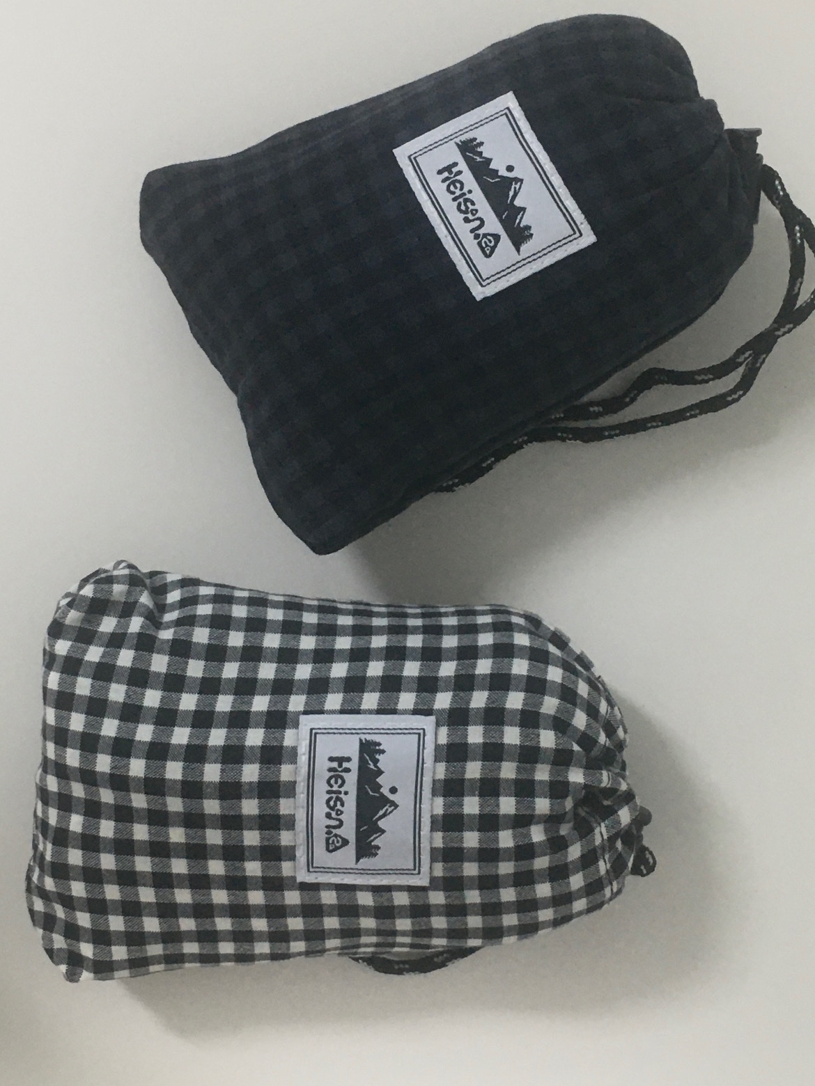 Heisan Compact Pocket Bag V1 Gingham Check - Navy, Heisan Compact Pocket Bag V1 Gingham Check - Black 착용 스타일 - 2