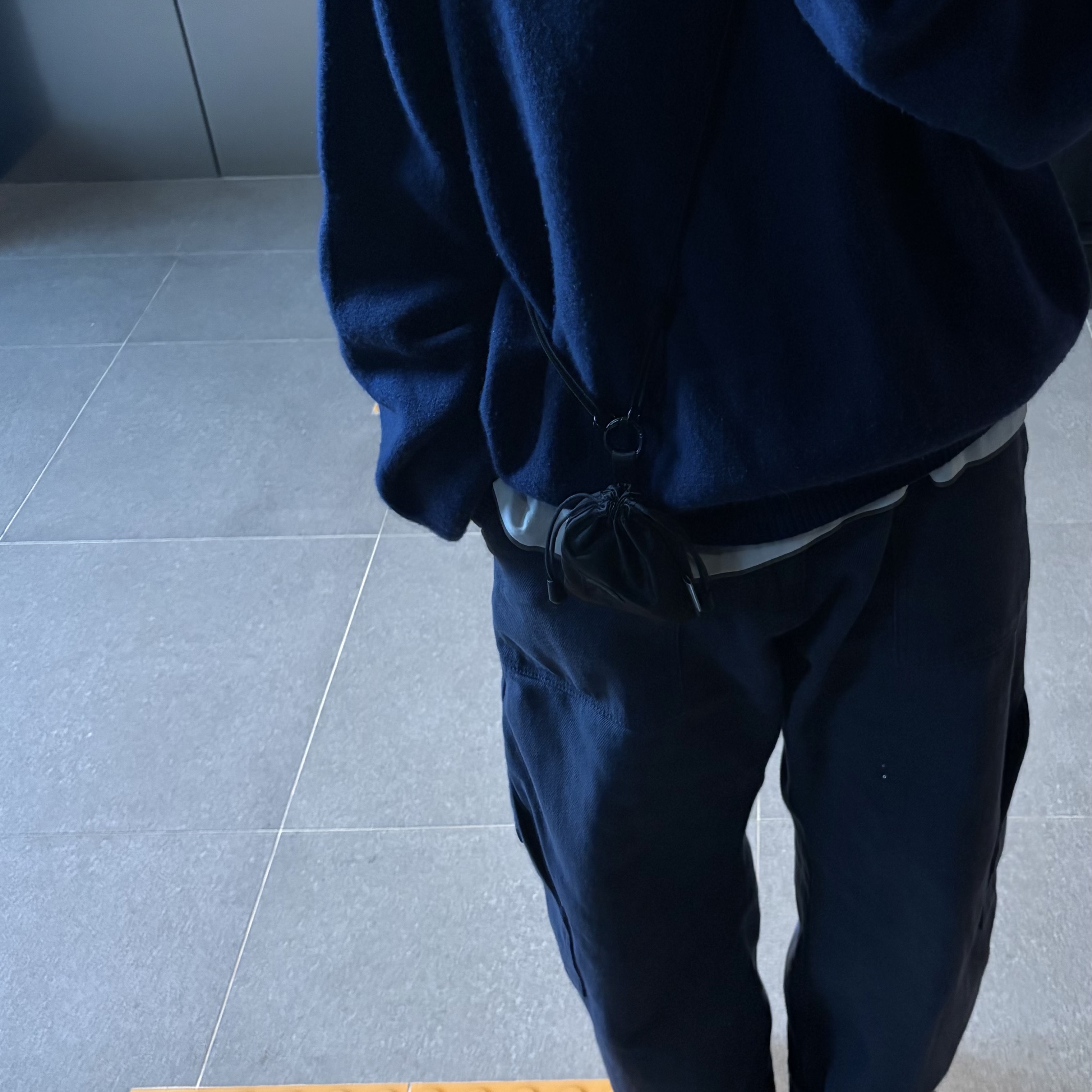 Index&Co. Movin 1012 Key Sling Pocket BK 착용 스타일 - 1