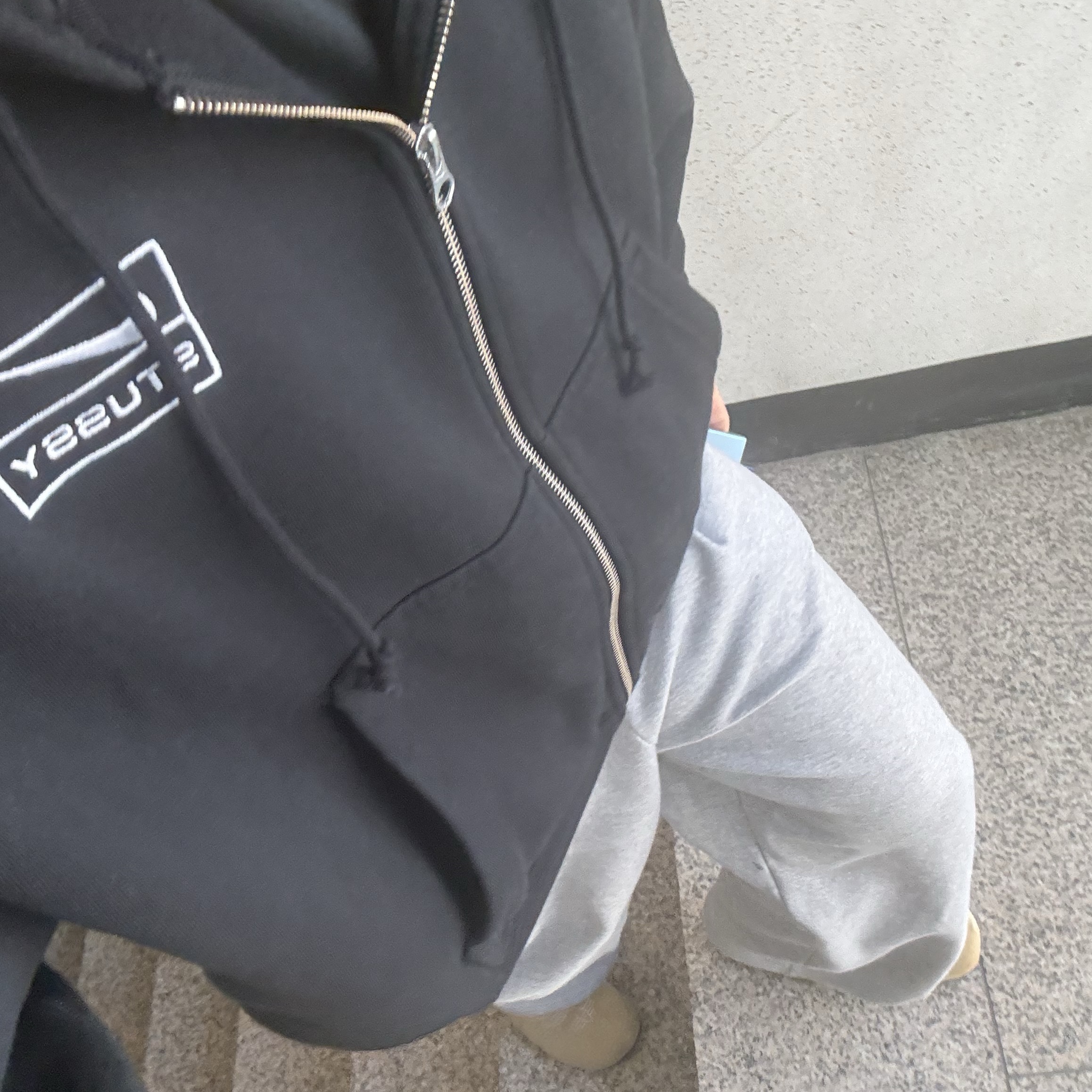 Nike x Stussy Full Zip Washed Fleece Hoodie Black (FJ9175-010) 착용 스타일