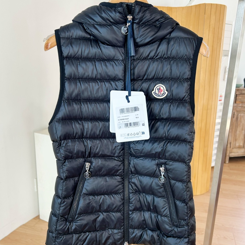 (W) Moncler Glycosse Hooded Down Vest Black - 26SS 착용 스타일