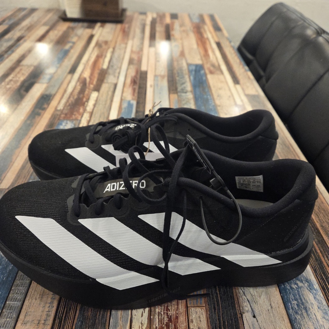 Adidas Adizero EVO SL Core Black Cloud White 착용 스타일