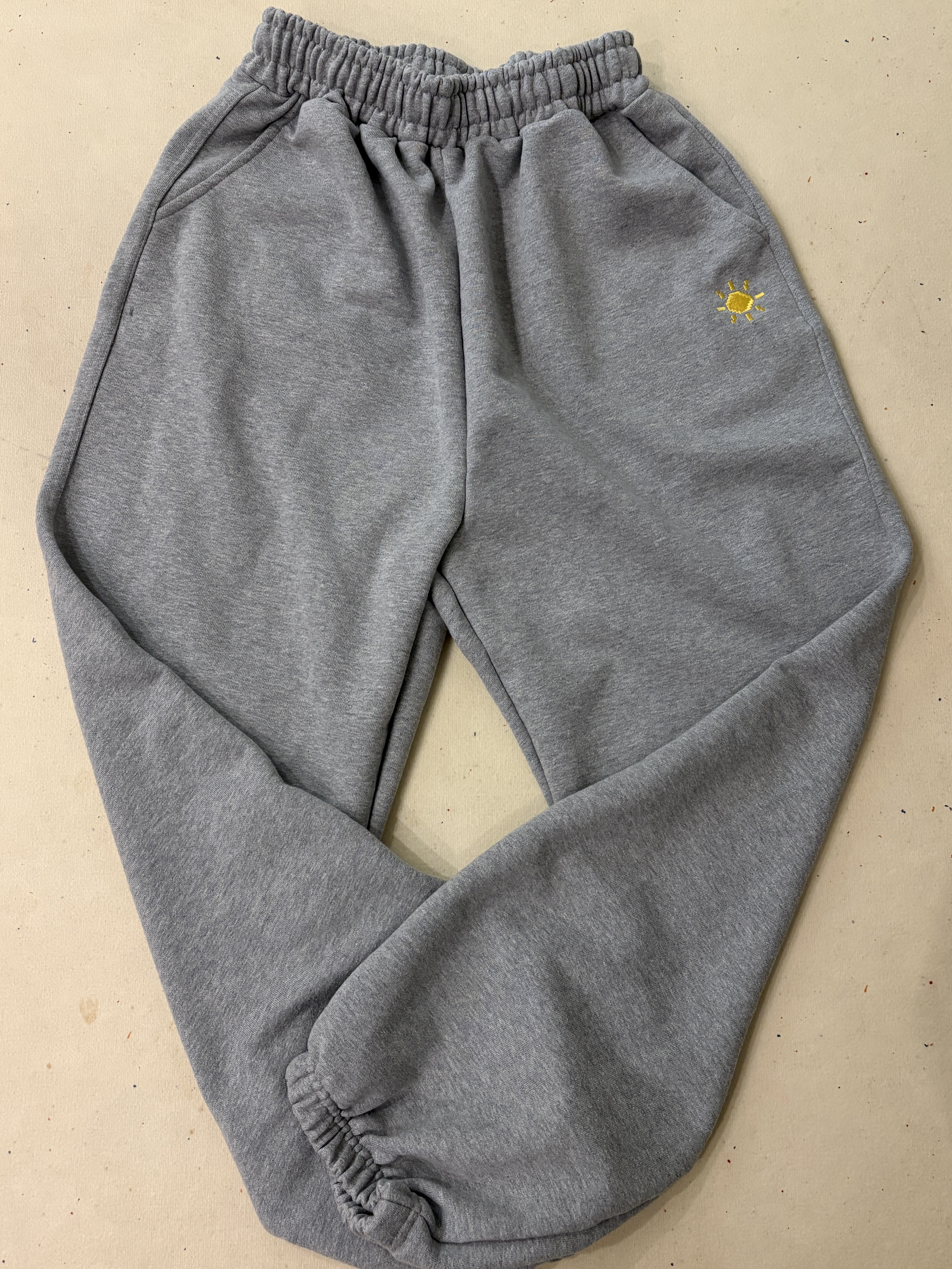 Knitted Knitted Day Logo Sweat Pants Black Grey 착용 스타일