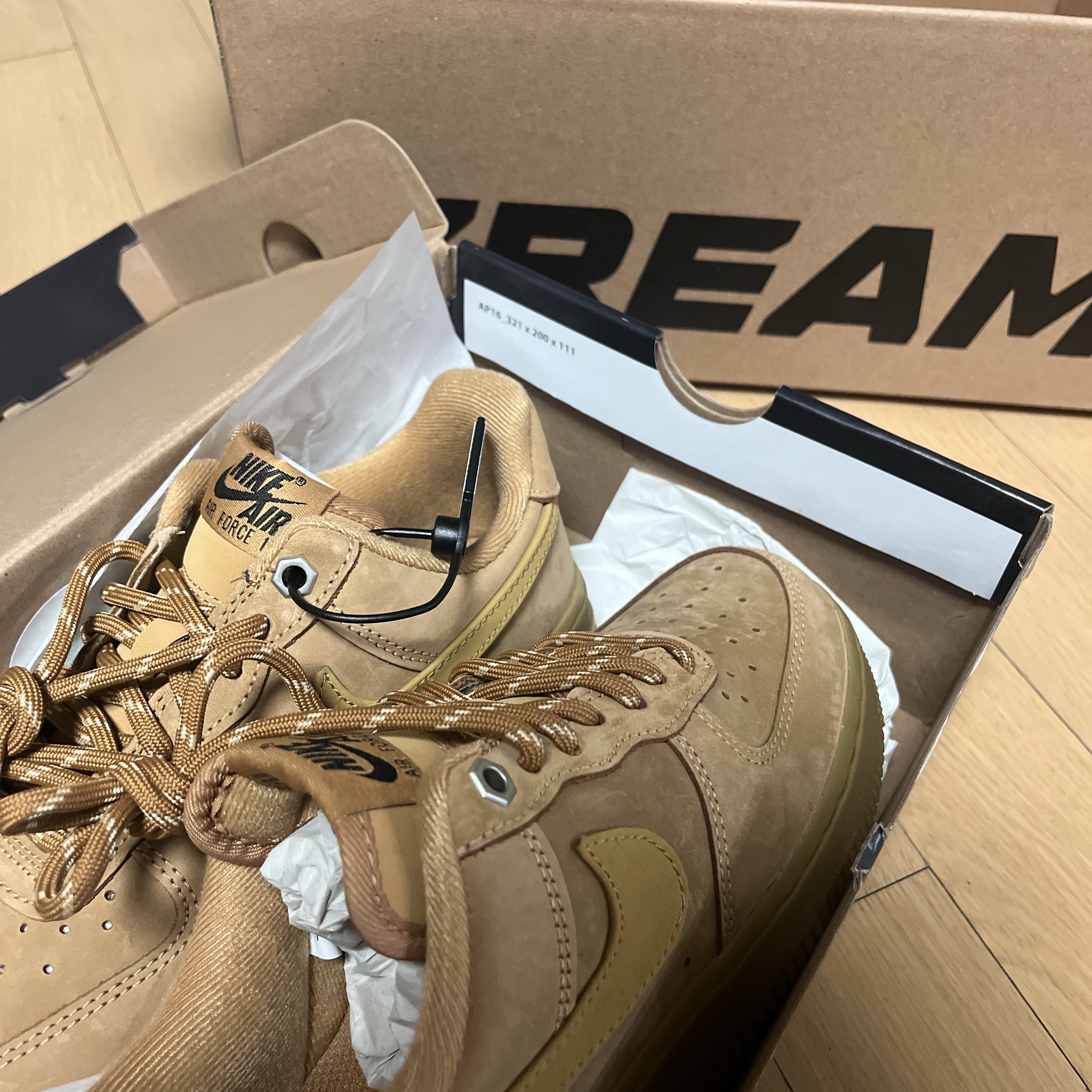 (W) Nike Air Force 1 '07 WB Flax Wheat 착용 스타일 - 1