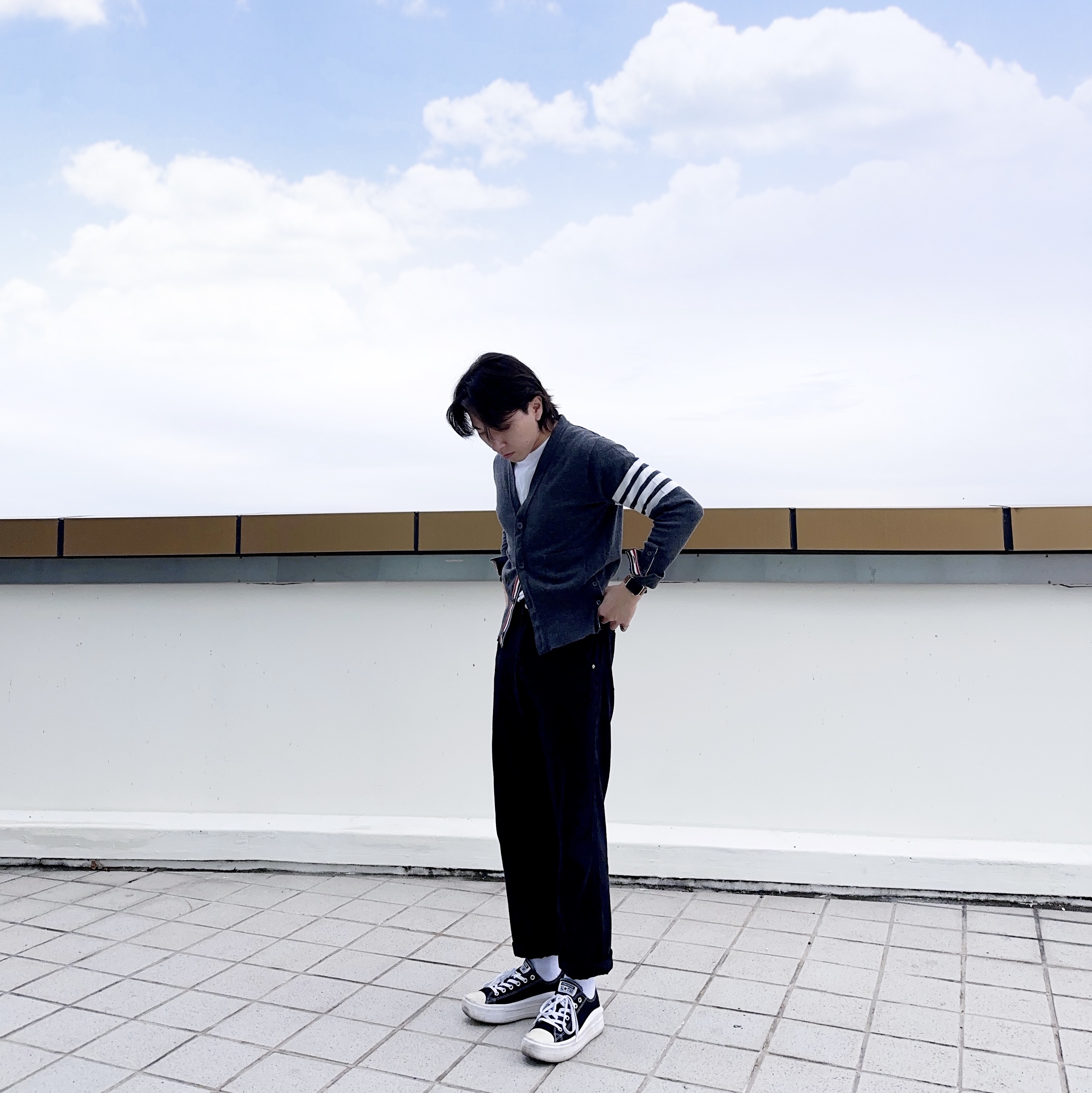 Thom Browne Cashmere 4-Bar Cardigan Medium Grey, (W) Converse Chuck Taylor All Star Move Ox Black 착용 스타일
