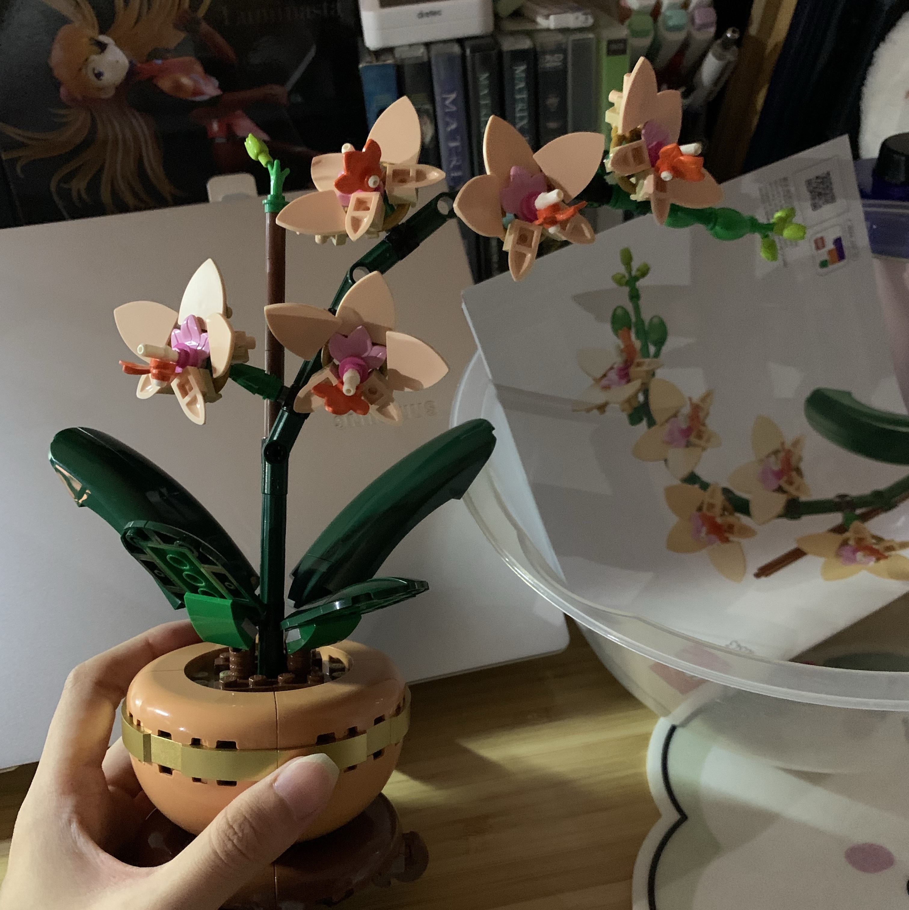 Lego Mini Orchid 착용 스타일