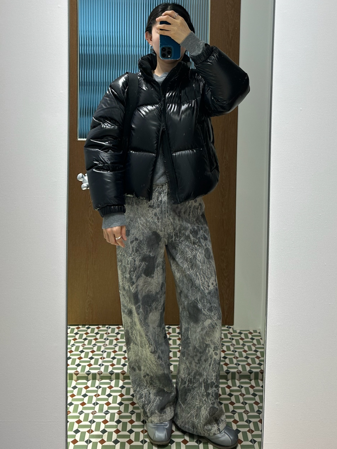 Montbell Pocketable Light Shoulder Bag Small Black, Nike Cortez Leather SE Metallic Cool Grey Black 착용 스타일 - 4