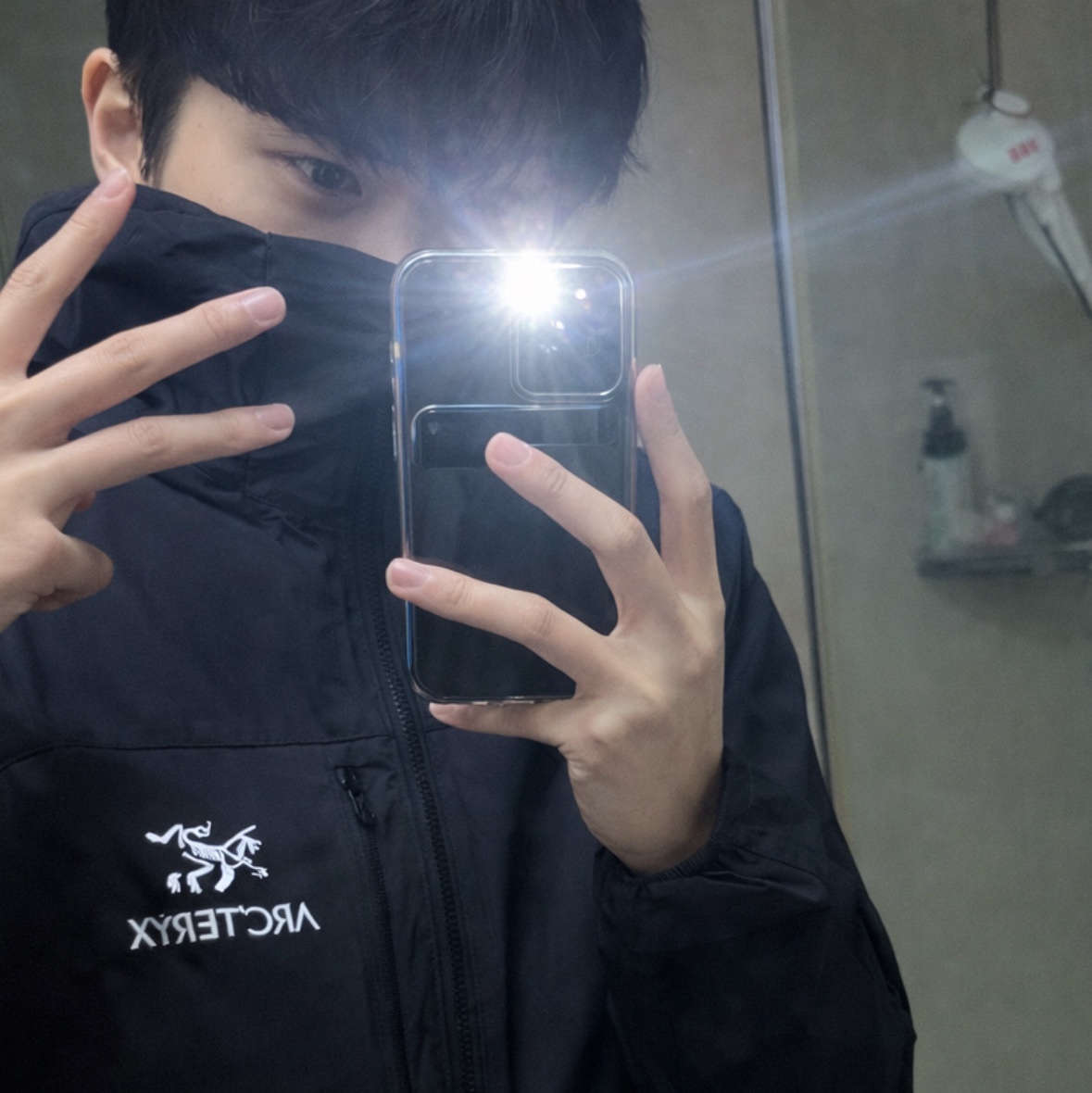 Arc'teryx Squamish Hoody Black 착용 스타일