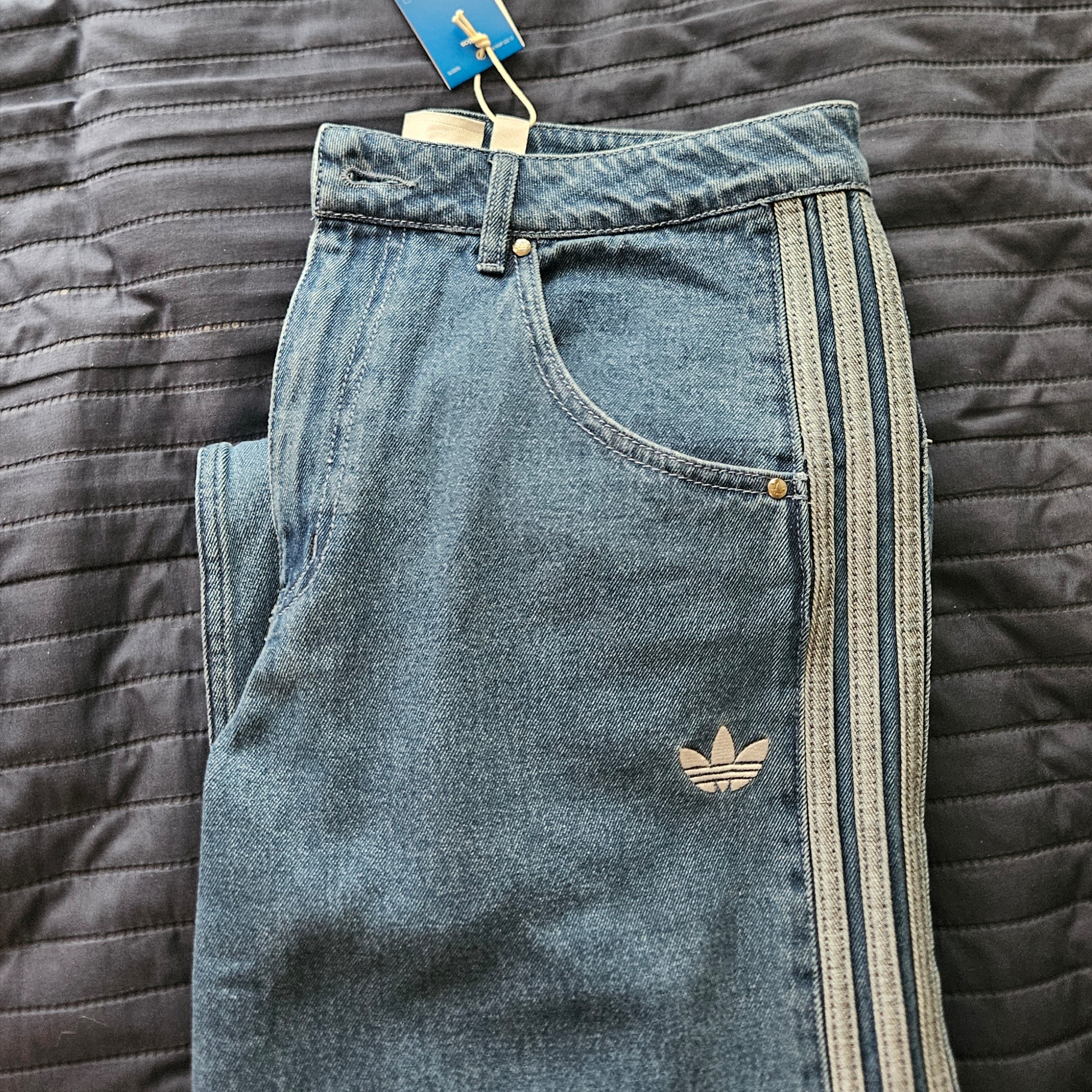 Adidas Adicolor Denim Firebird Pants Medium Blue Denim - KR Sizing 착용 스타일