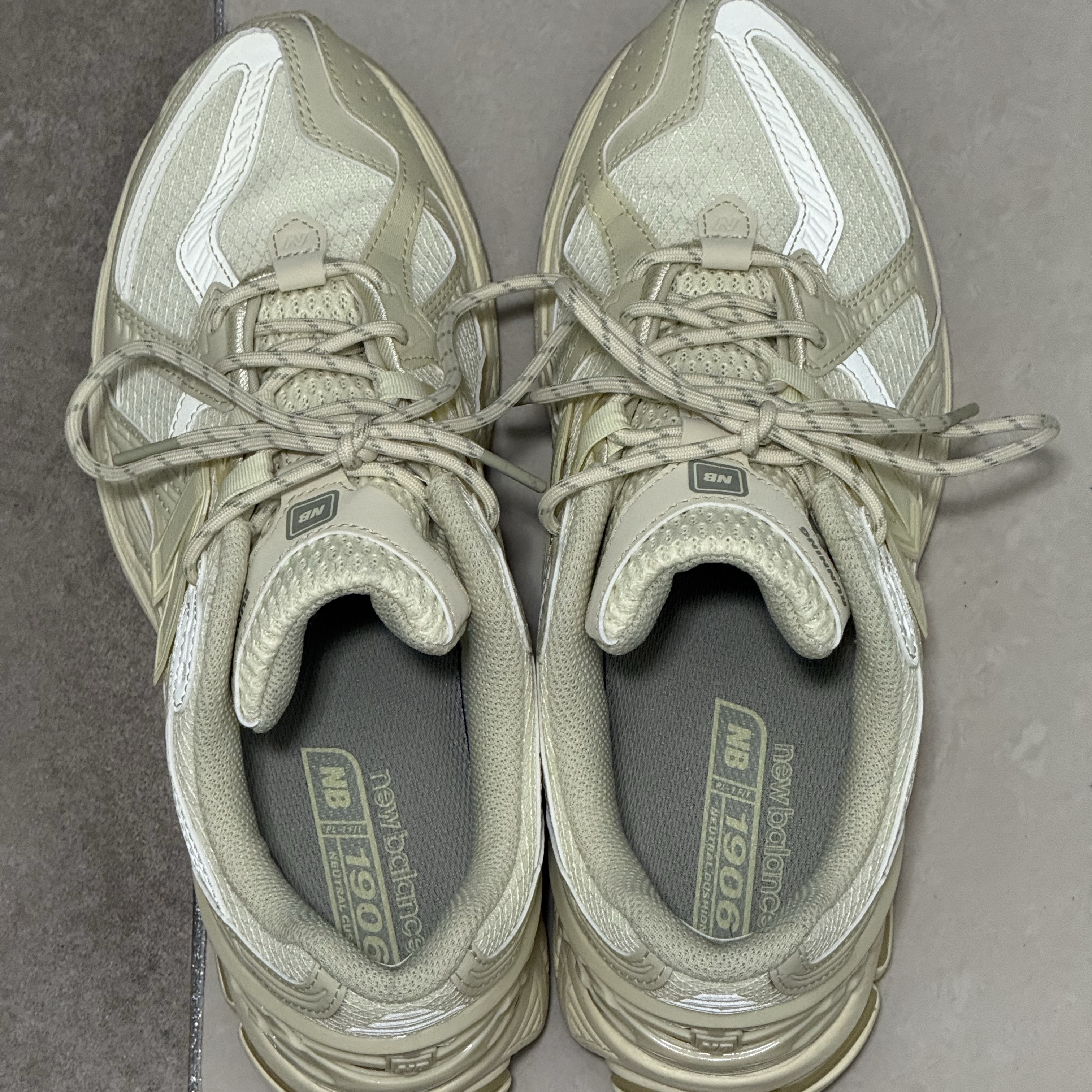 New Balance 1906U Pale Moss 착용 스타일 - 3