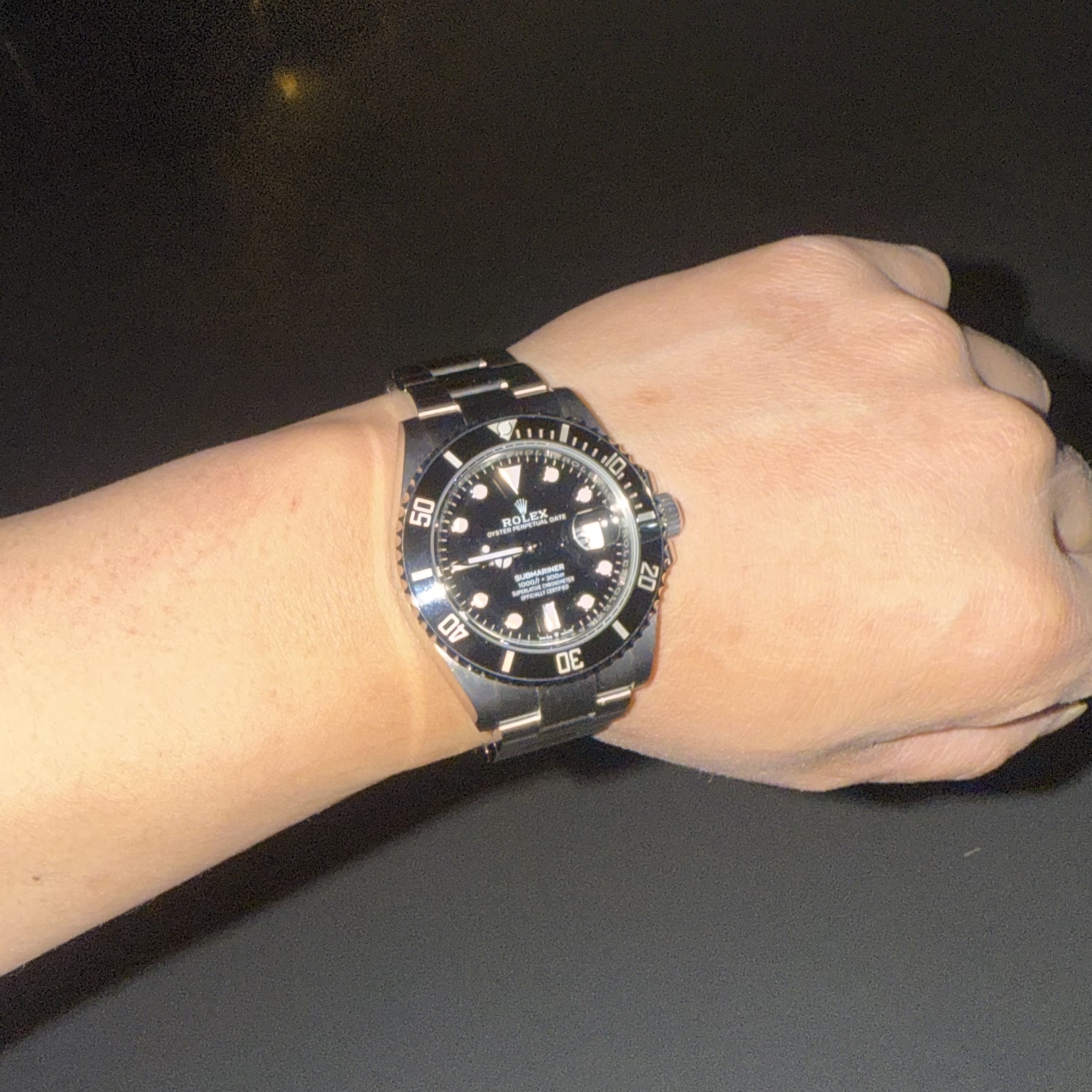 Rolex Submariner Date 41mm 126610LN Black Oyster 착용 스타일
