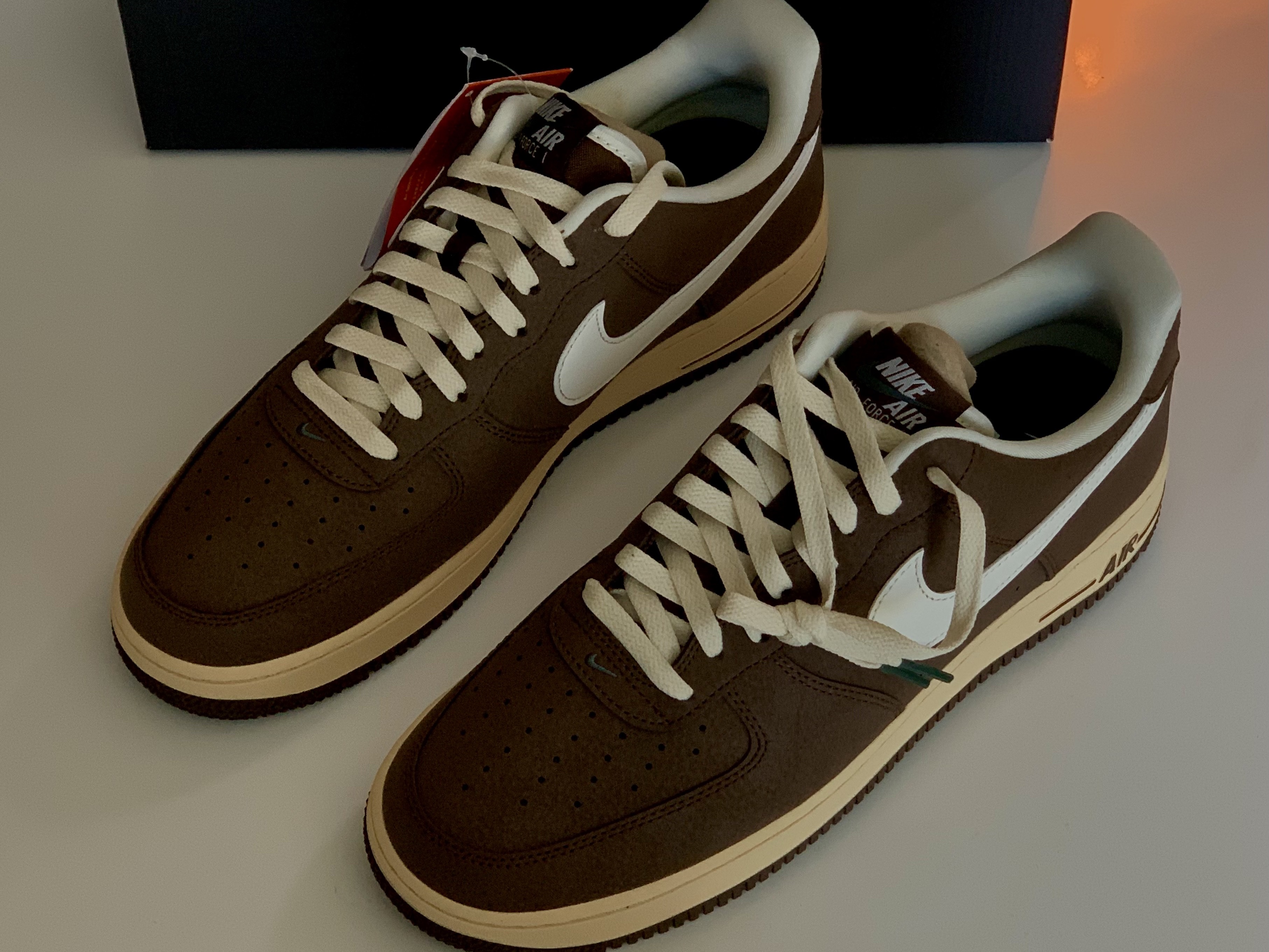 Nike Air Force 1 '07 Cacao Wow Coconut Milk, (W) Nike Air Force 1 '07 WB Flax Wheat 착용 스타일 - 1