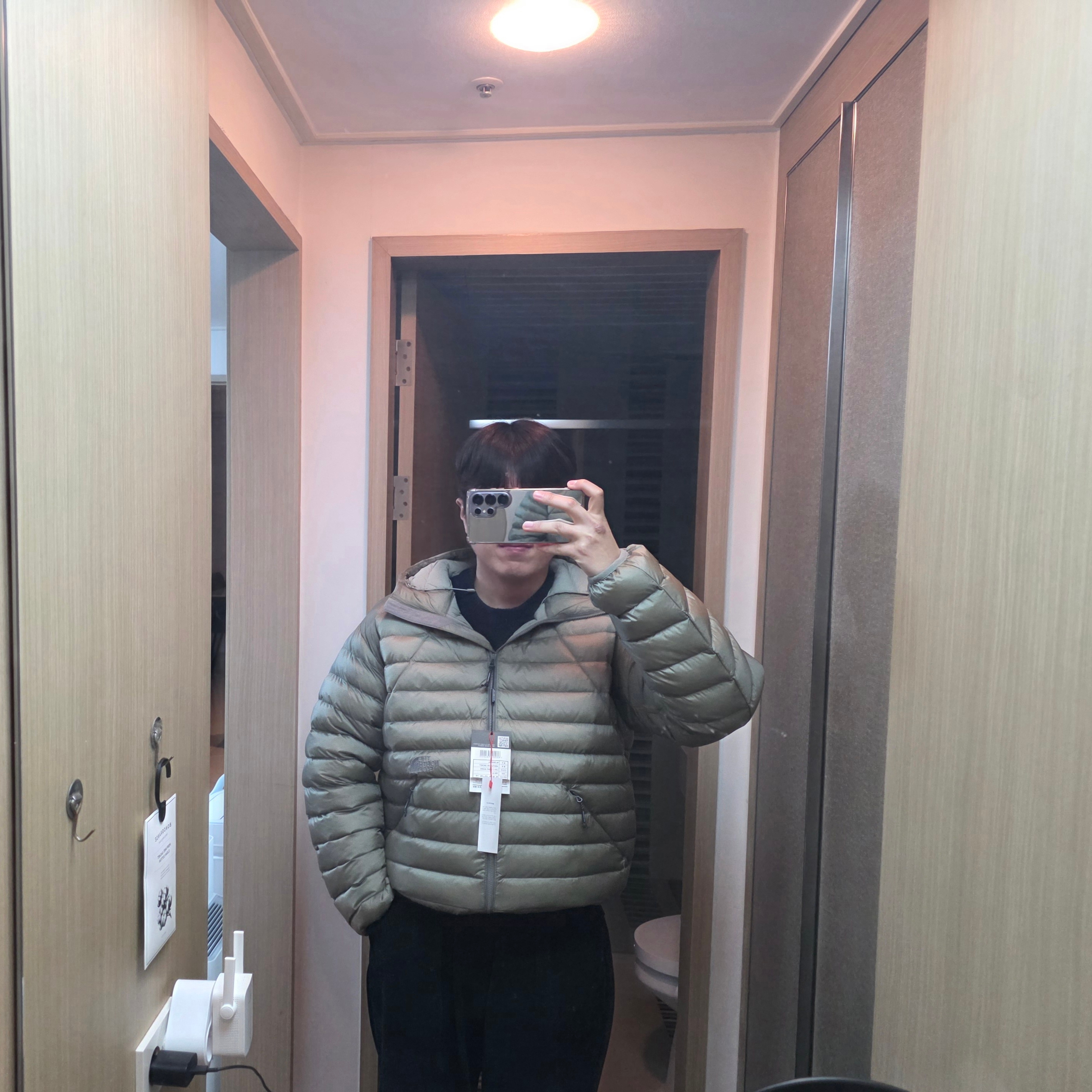 The North Face Ventus On Jacket Light Khaki 착용 스타일