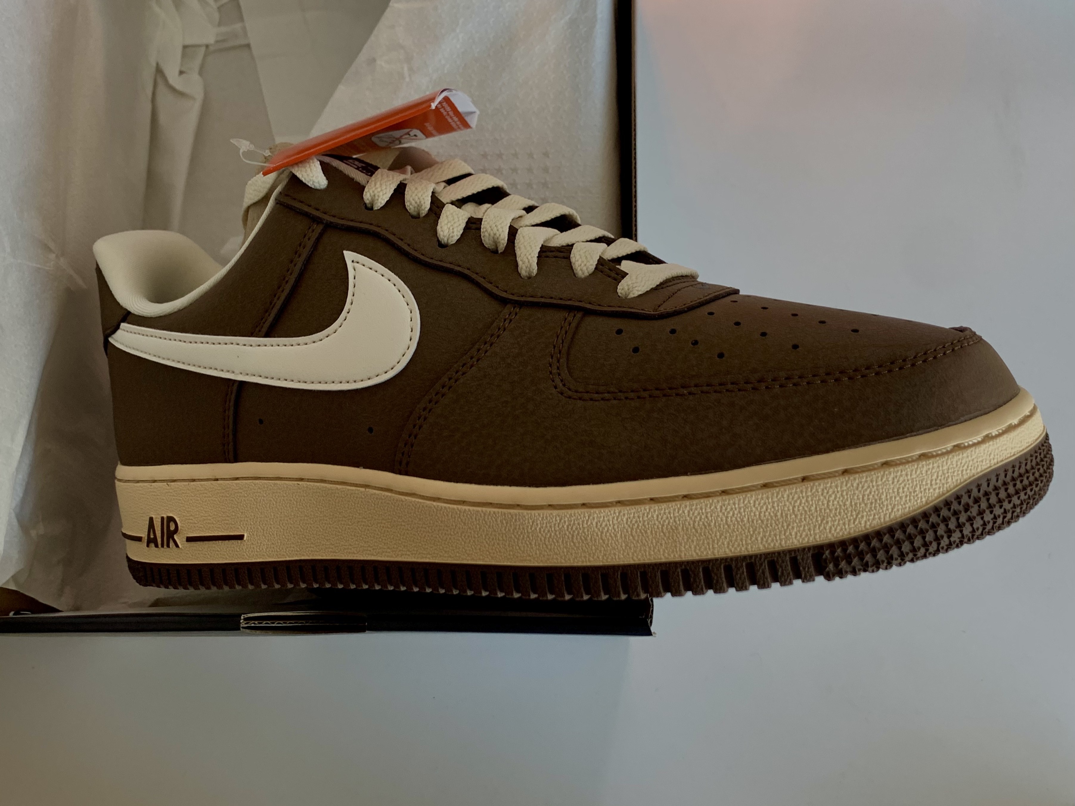 Nike Air Force 1 '07 Cacao Wow Coconut Milk, (W) Nike Air Force 1 '07 WB Flax Wheat 착용 스타일 - 7