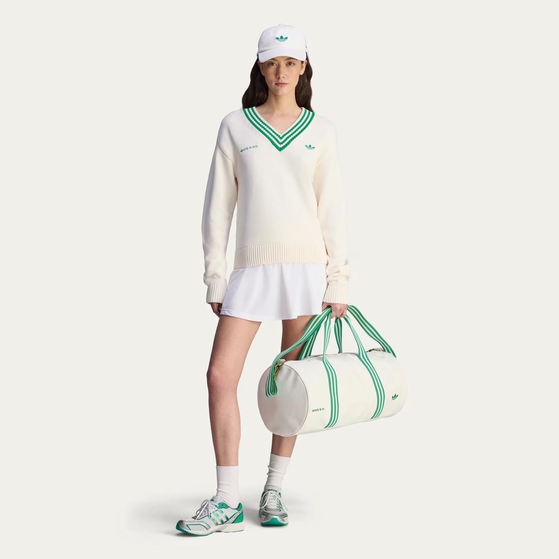 Adidas x Sporty & Rich Canvas Bag Off White 착용 스타일