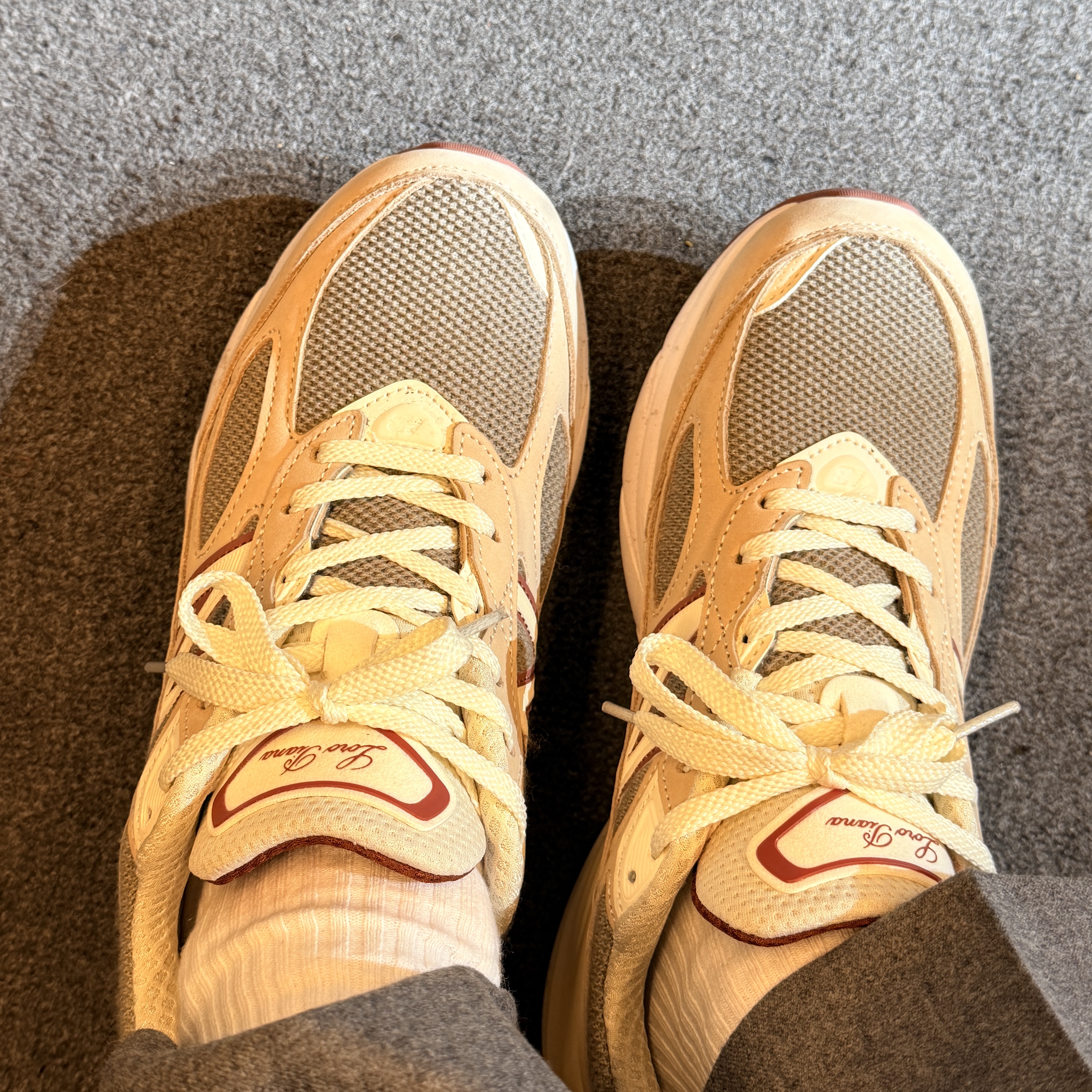 New Balance x Loro Piana 990v6 Made in USA Cream 착용 스타일 - 5