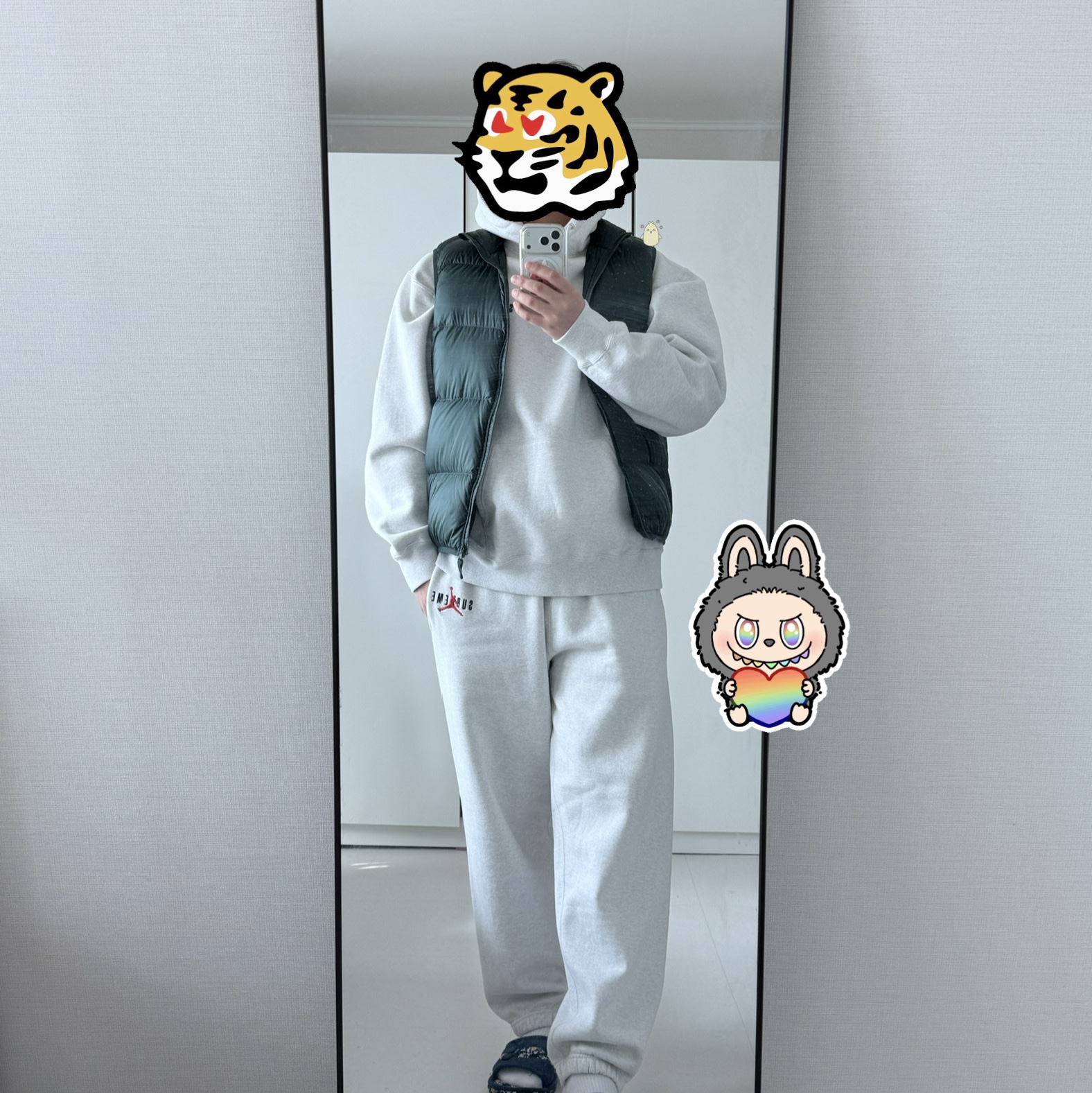 Supreme x Jordan Sweatpants Ash Grey - 24FW, Supreme x Jordan Hooded Sweatshirt Ash Grey - 24FW 착용 스타일 - 1