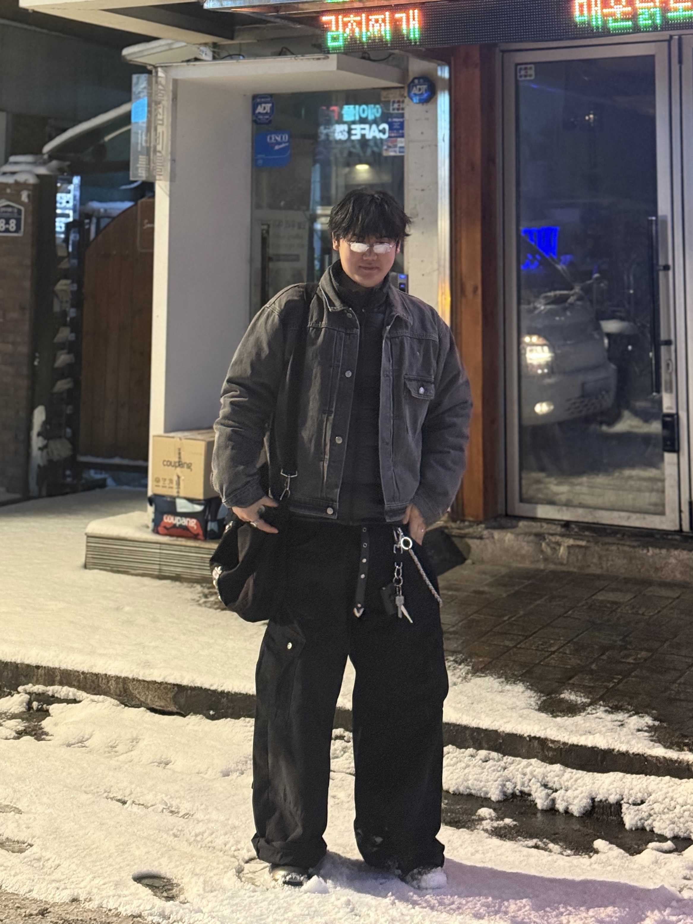 Montbell Superior Down Jacket Black, Levi’s x Undercover UC1E9202 Jacket Gray 착용 스타일