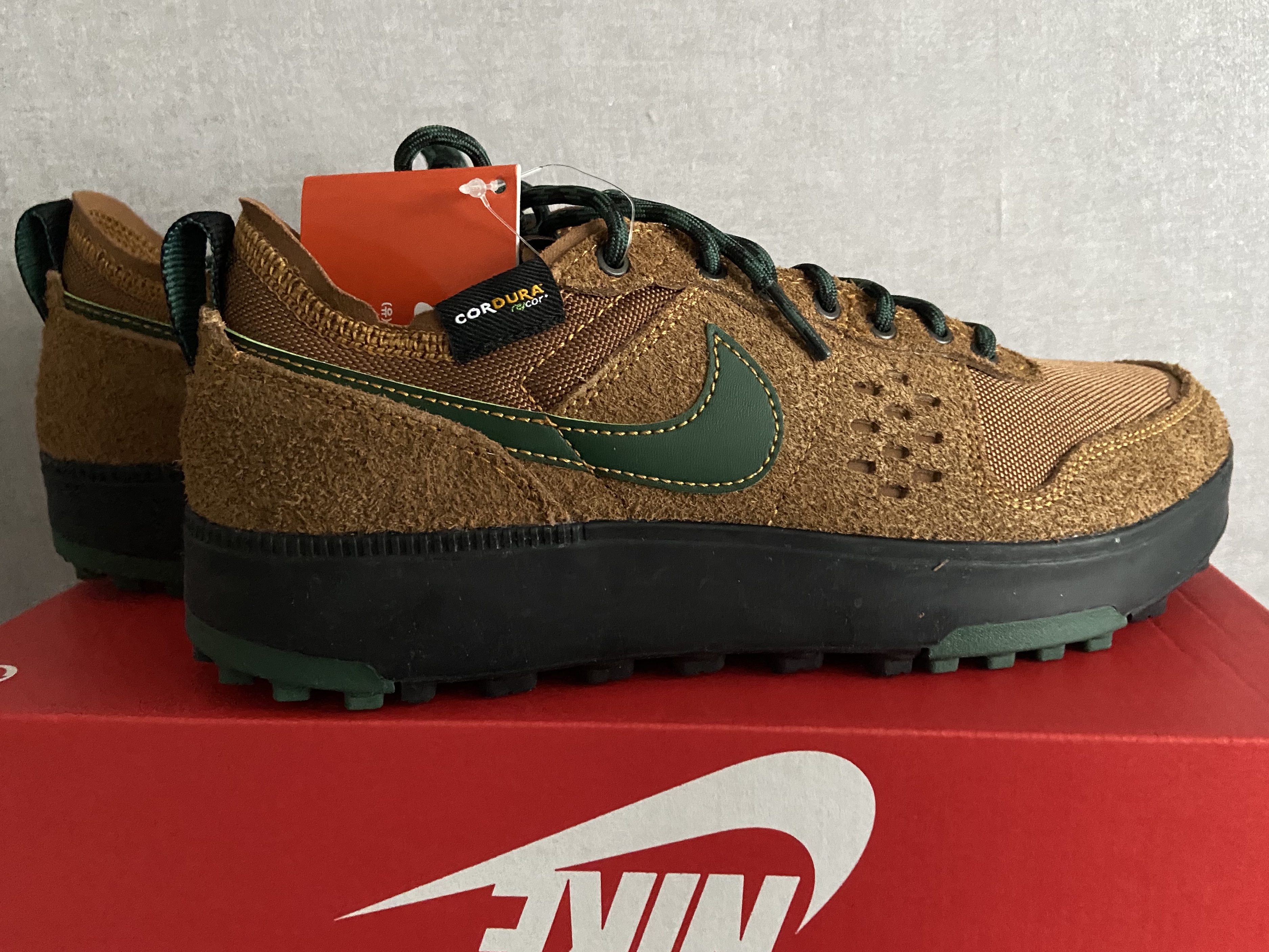 Nike C1TY Premium Cordura Light British Tan Black 착용 스타일