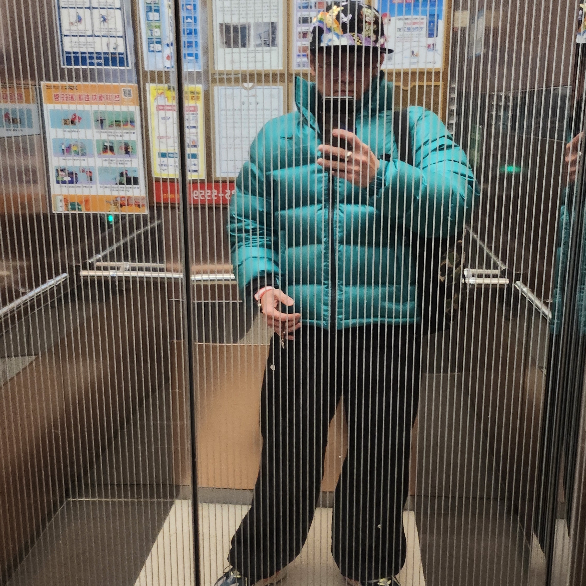 Nike x Drake Nocta Sunset Puffer Jacket Neptune Green Black - Asia, Adidas Yeezy Boost 700 Wave Runner Solid Grey 2021/2022 착용 스타일 - 1