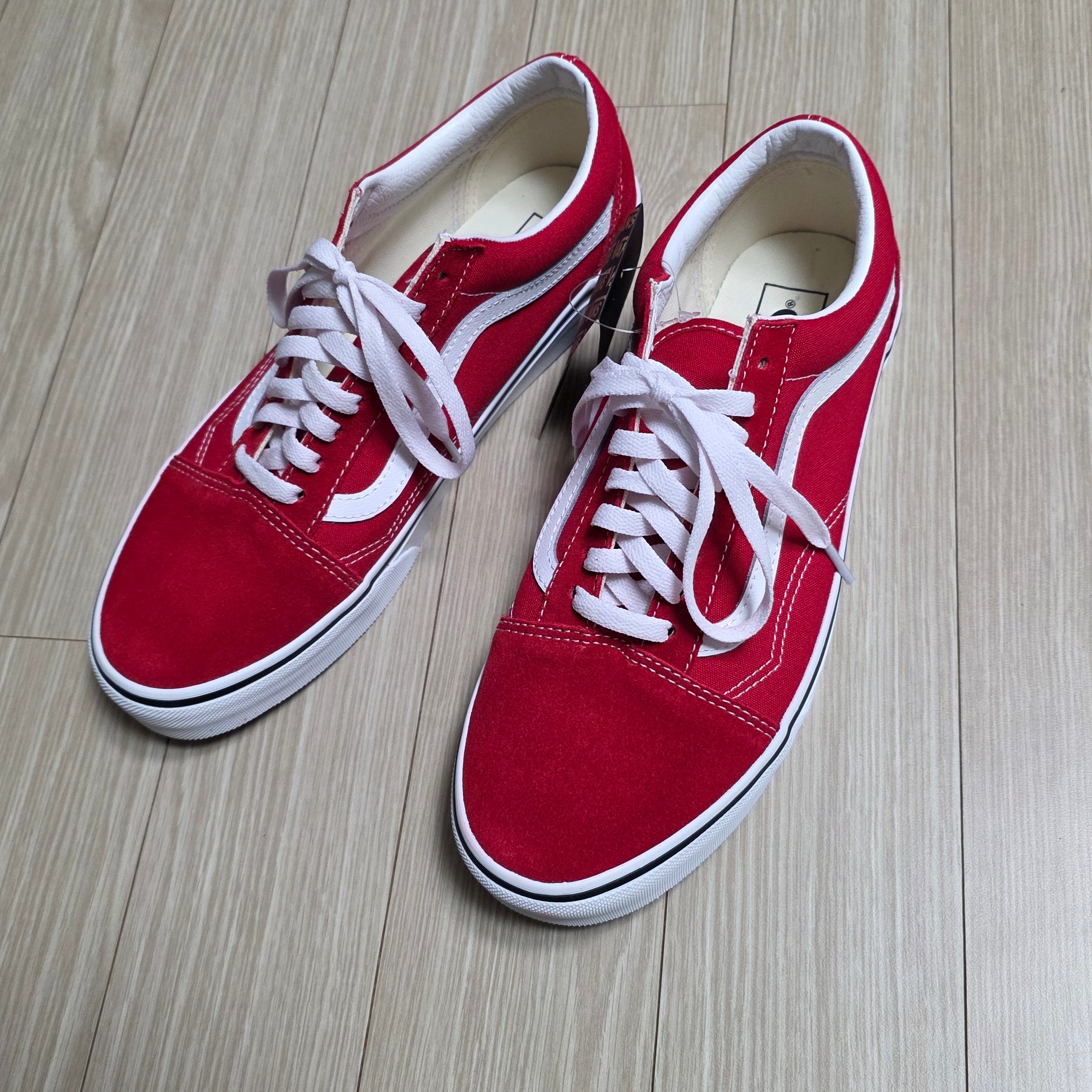 Vans Old Skool Racing Red 착용 스타일