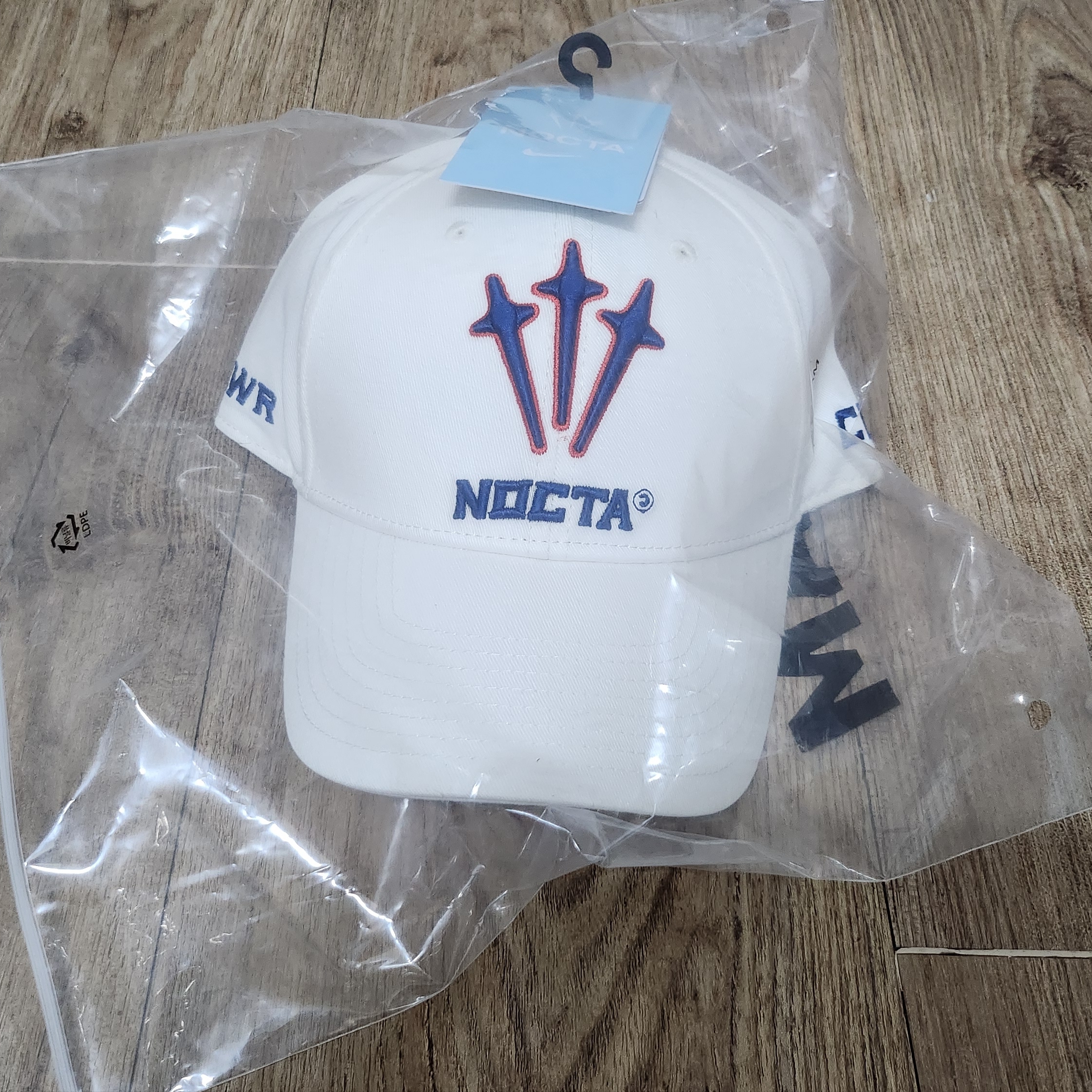 Nike x Drake Nocta NRG LU L91 Cap White 착용 스타일 - 2