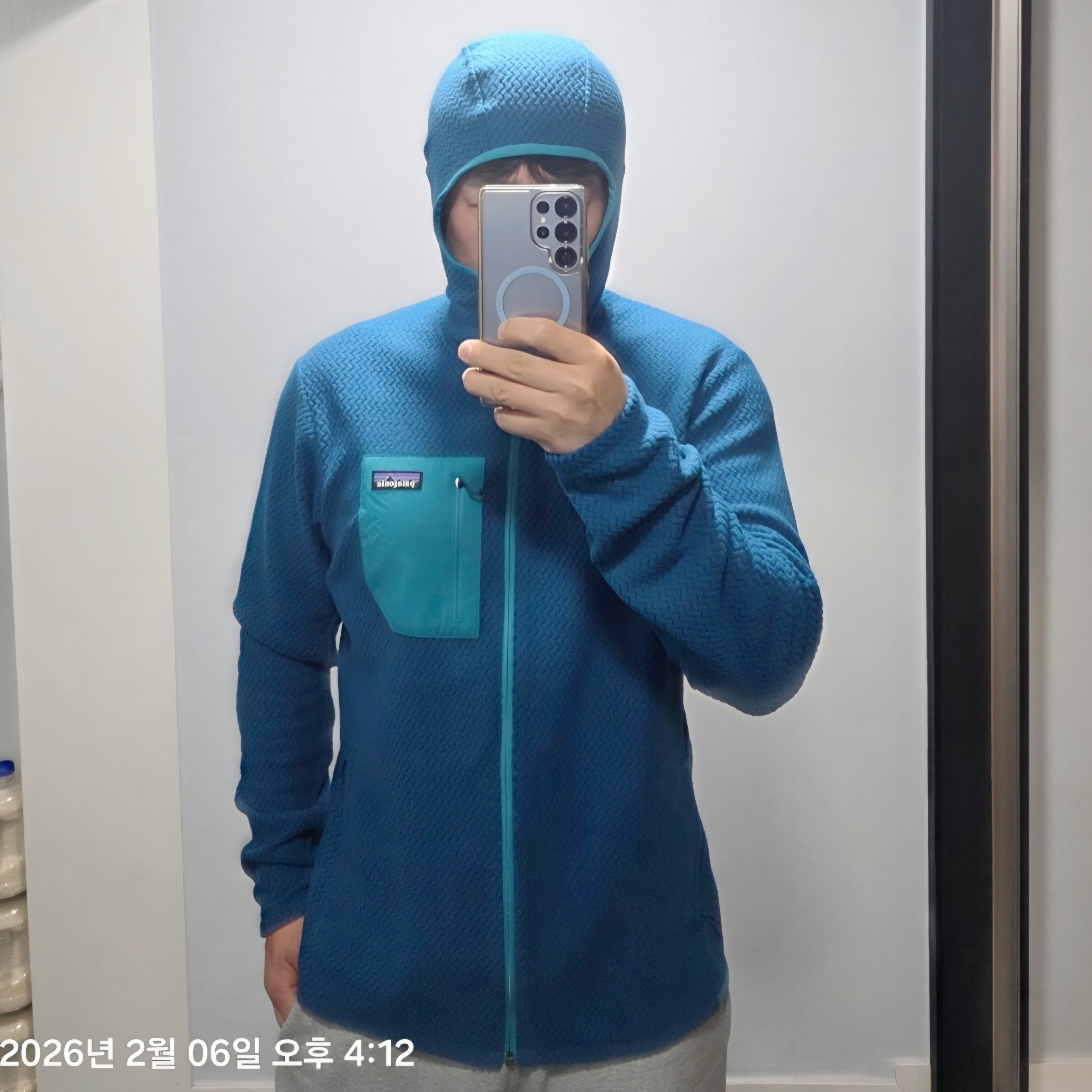 Patagonia R1 Air Full-Zip Hoody Ragom Blue 착용 스타일