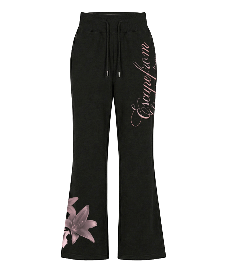 이스케이프프롬 플라워 레터링 프린트 부츠컷 스웻팬츠 블랙(Escapefrom Flower Lettering Print Bootcut Sweatpants)