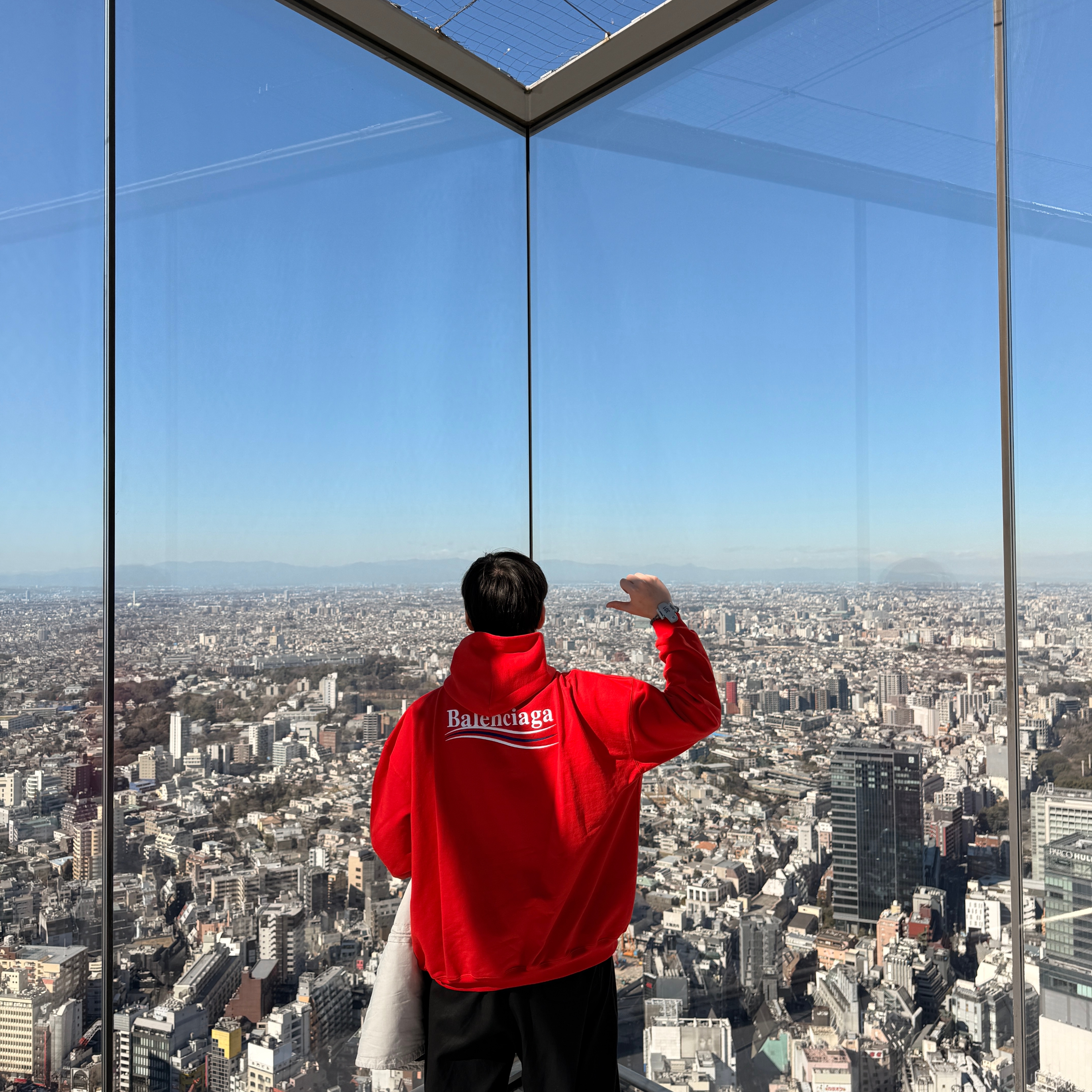 Balenciaga Political Campaign Large Fit Hoodie Red 착용 스타일
