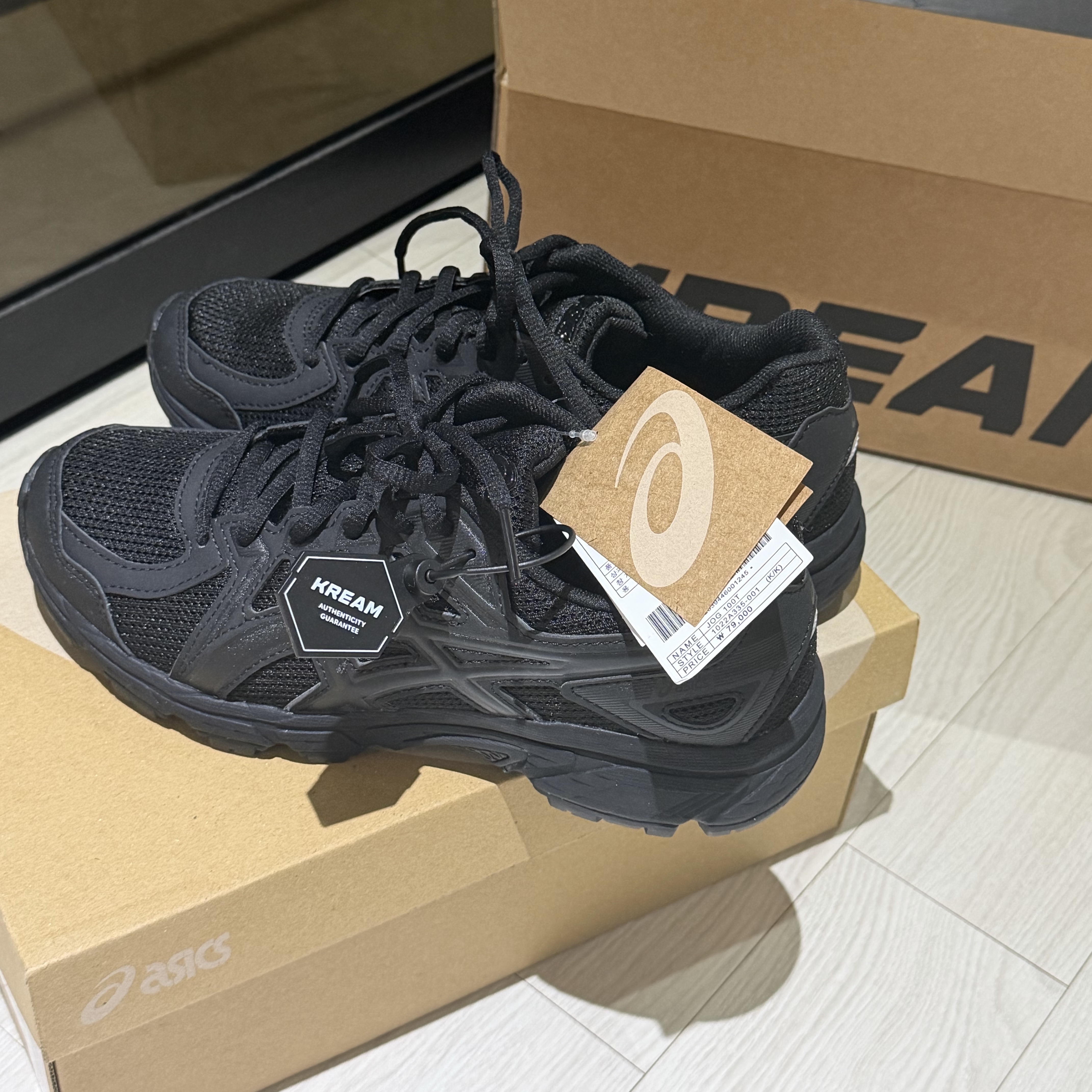 (W) Asics Jog 100 T Black - 2E Extra Wide 착용 스타일